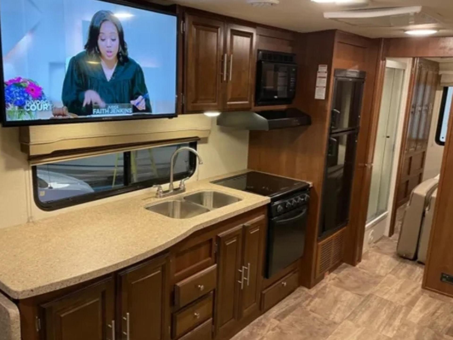 2017 FOREST RIVER GEORGETOWN 3 SERIES 30X