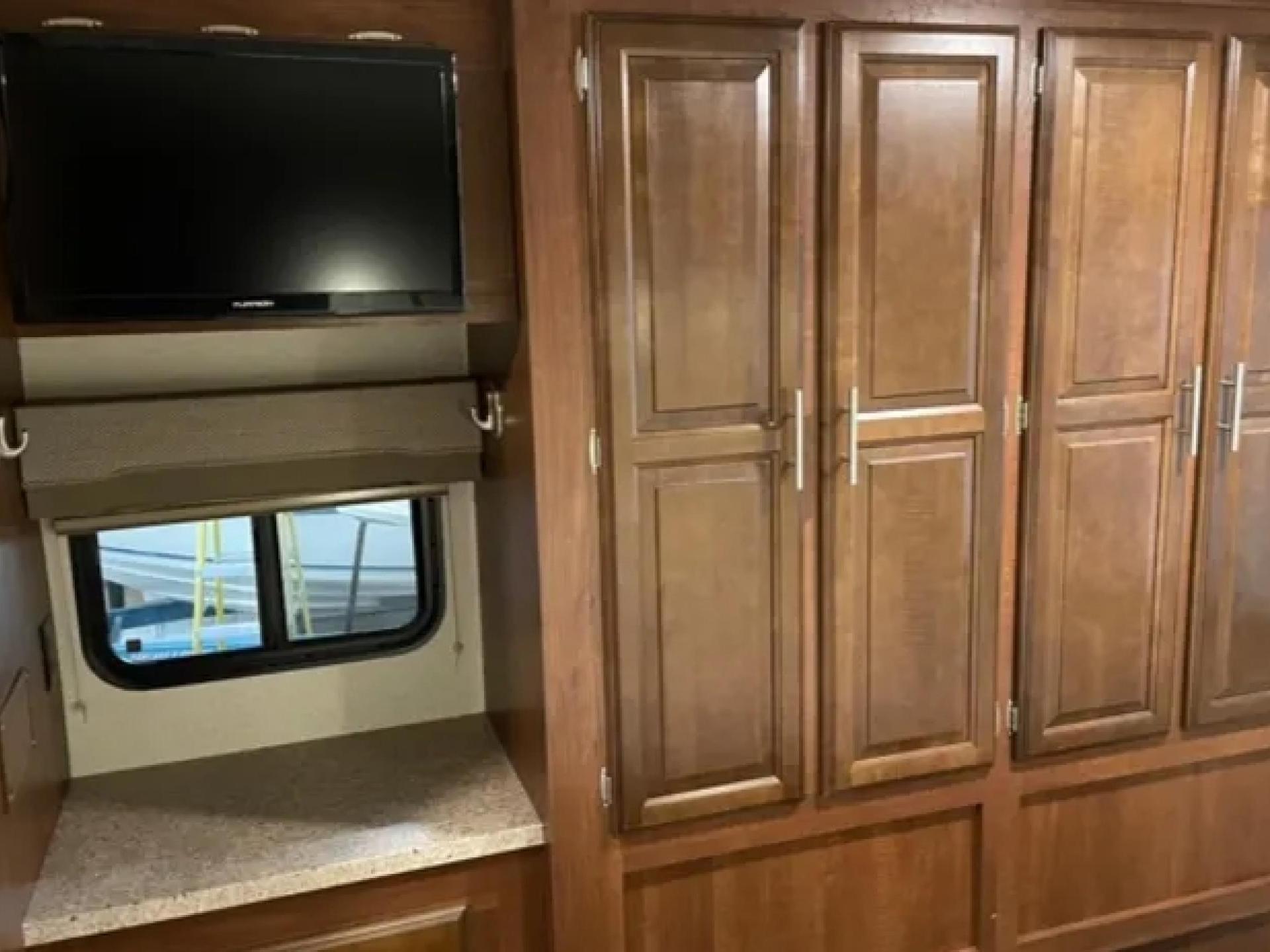 2017 FOREST RIVER GEORGETOWN 3 SERIES 30X