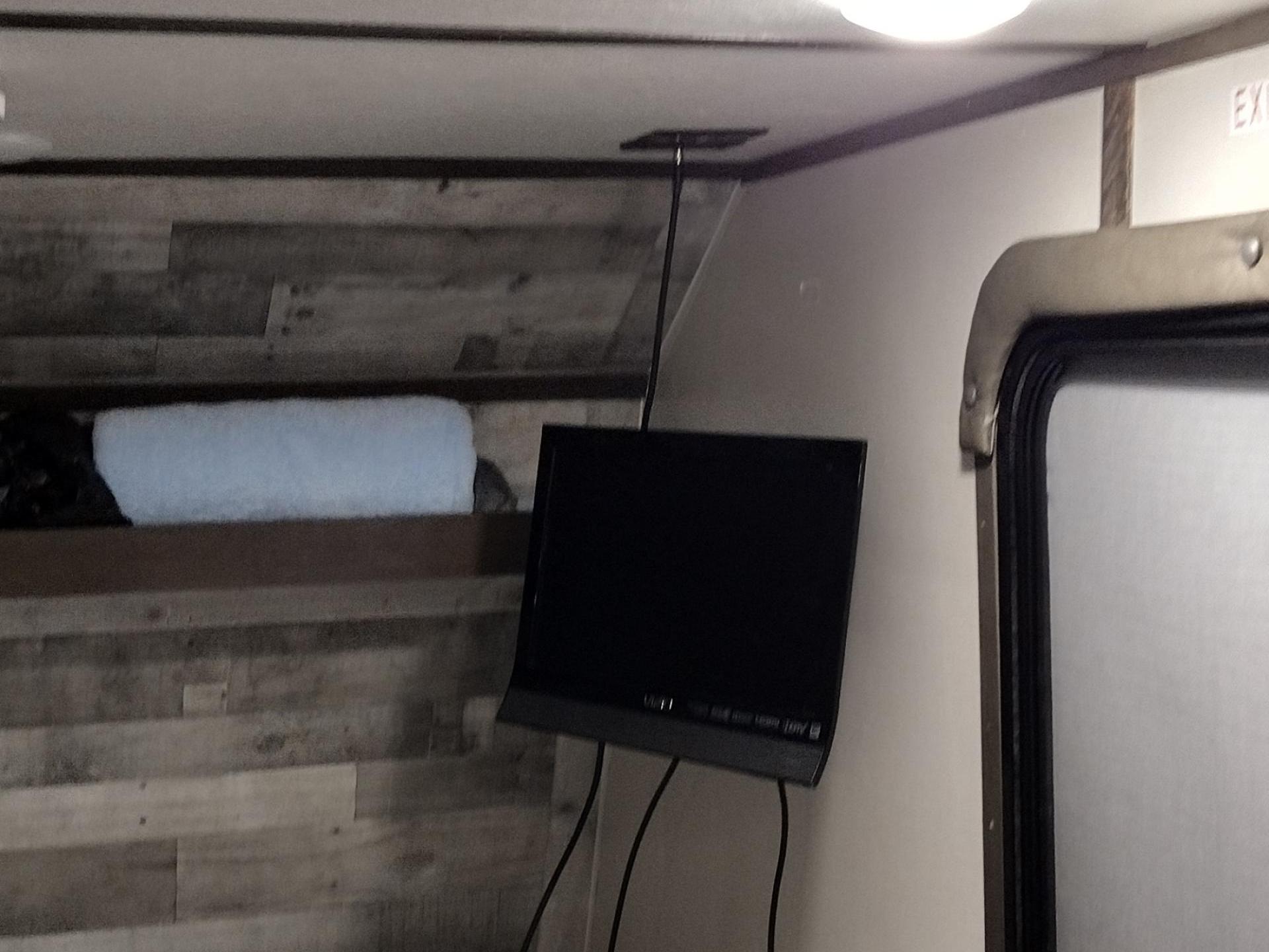 2022 COLEMAN LANTERN 17B