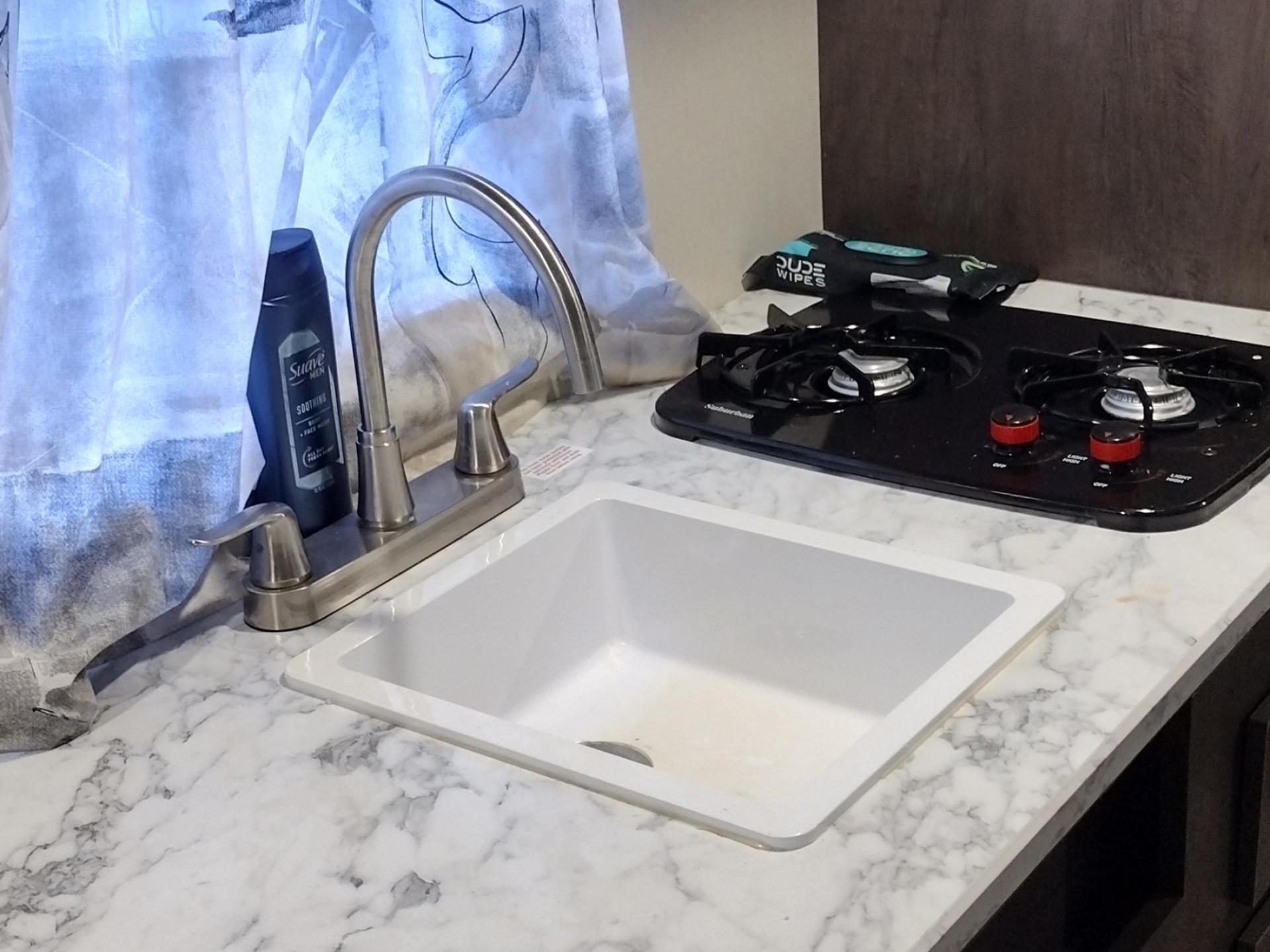 2022 COLEMAN LANTERN 17B