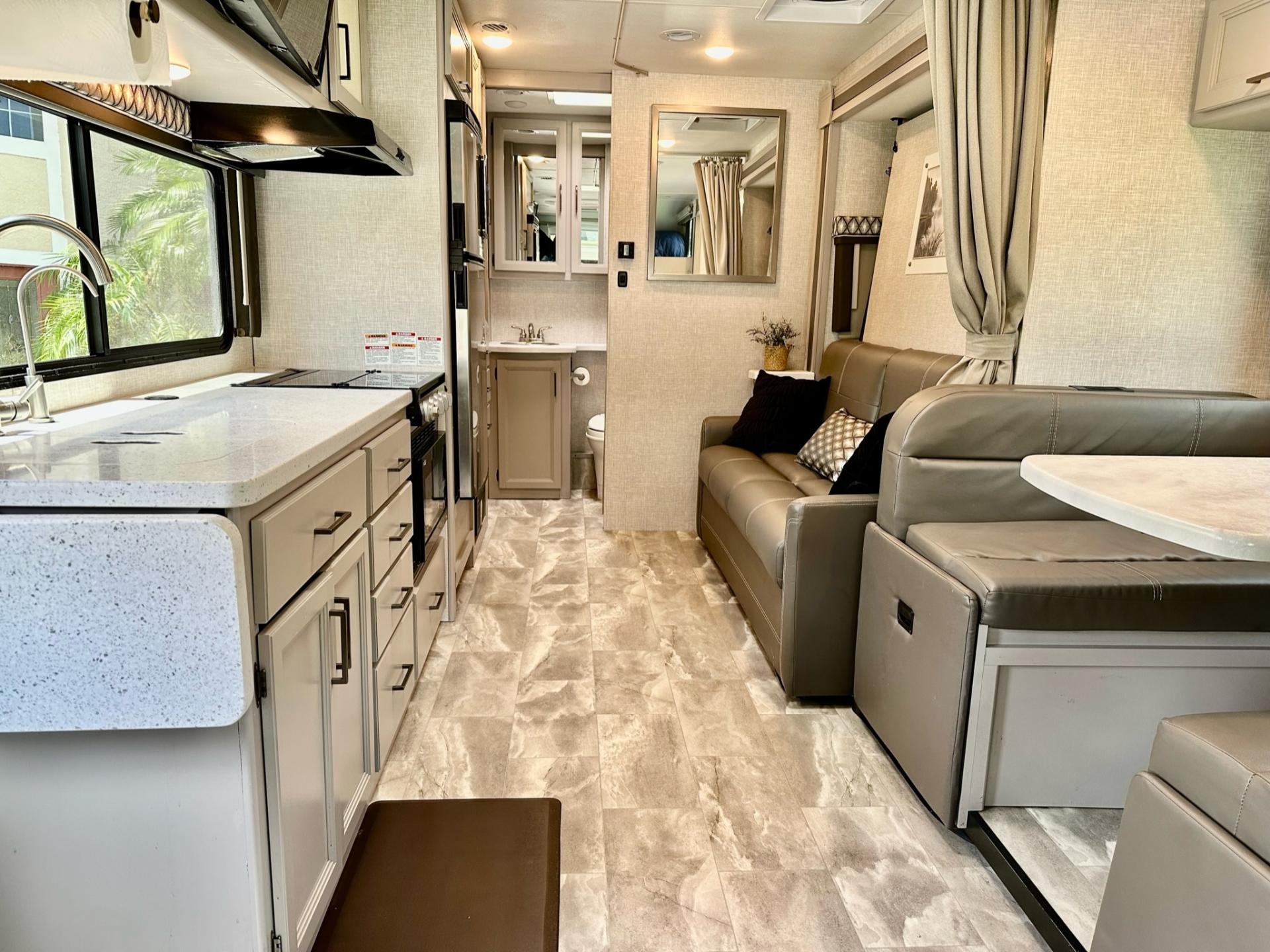 2023 THOR MOTOR COACH QUANTUM MB25
