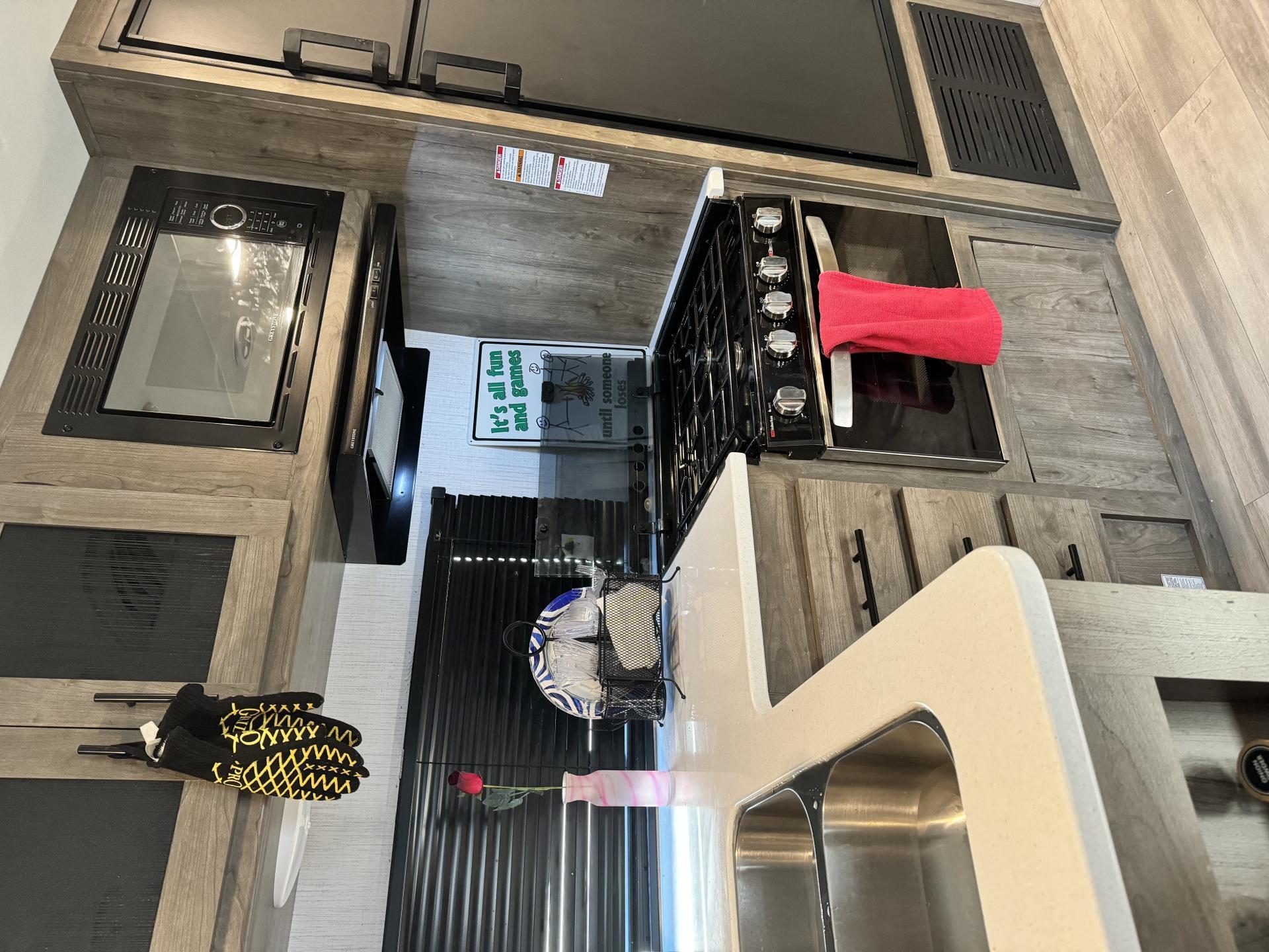 2022 HEARTLAND PIONEER DS300