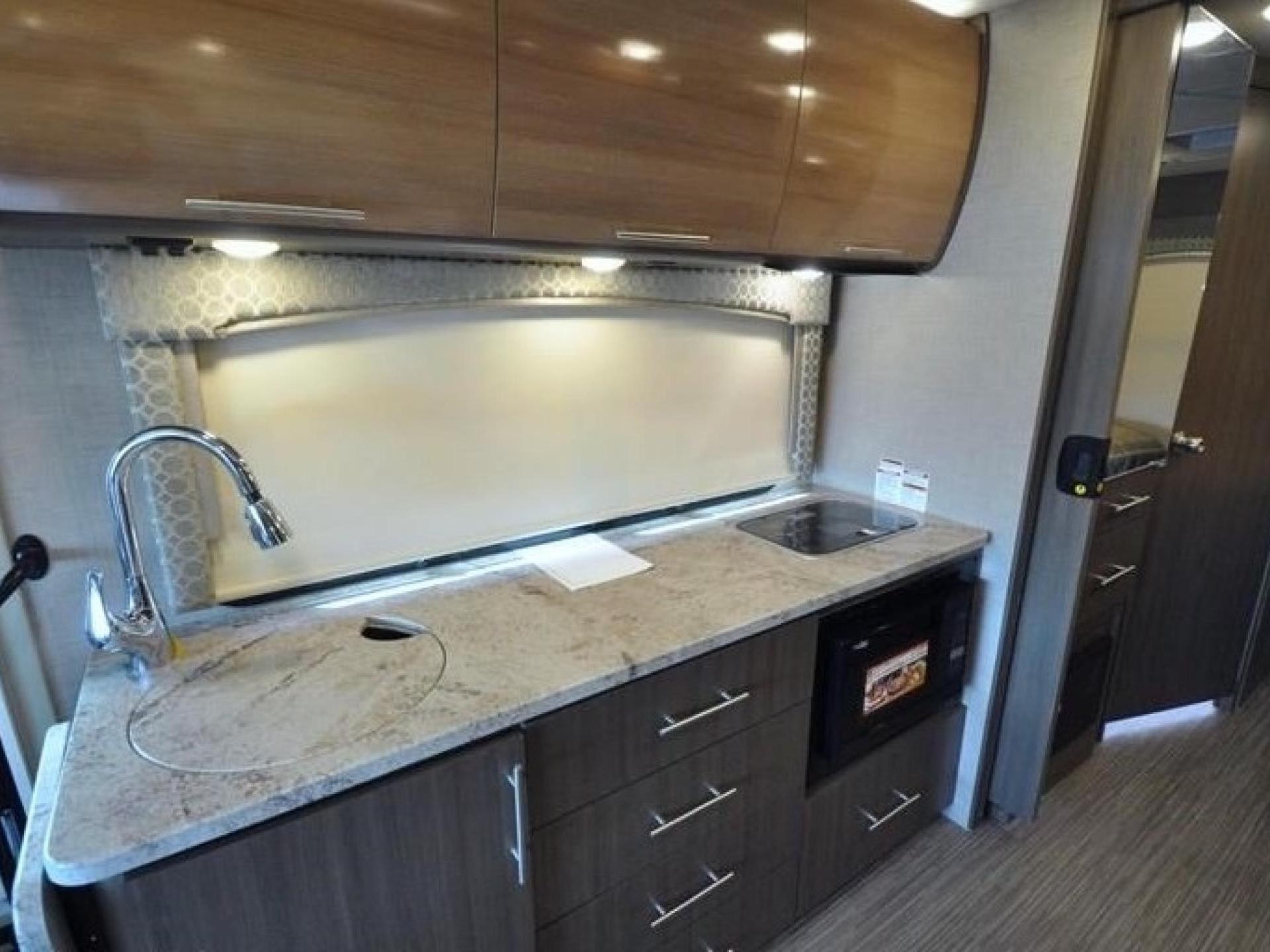 2018 THOR MOTOR COACH AXIS 25.3