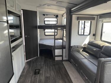 2021 KEYSTONE BULLET 290BHS