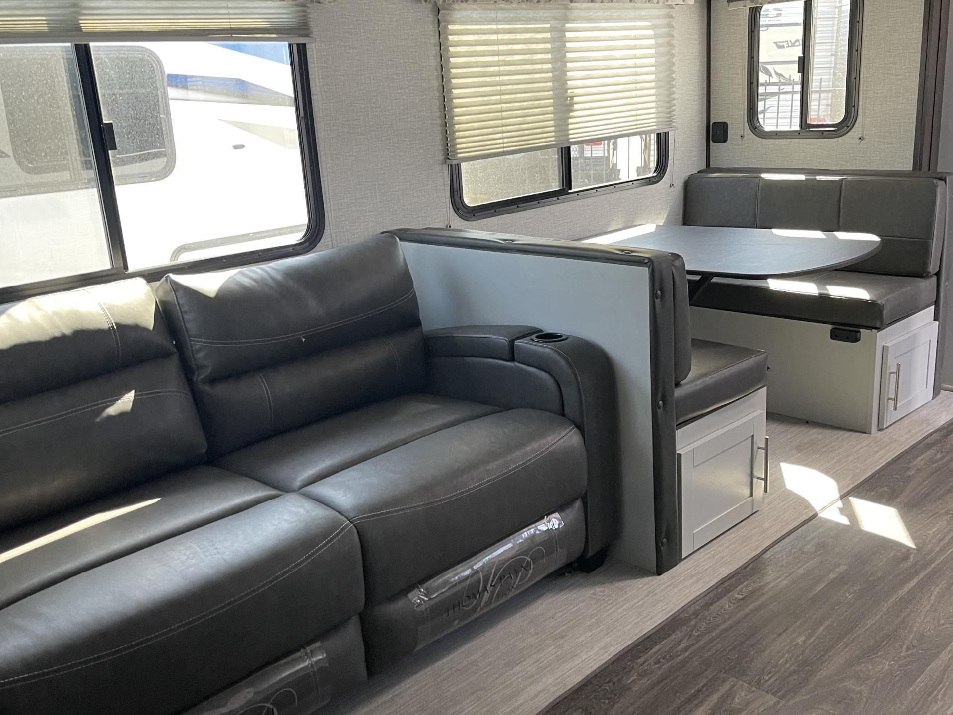 2021 KEYSTONE BULLET 290BHS