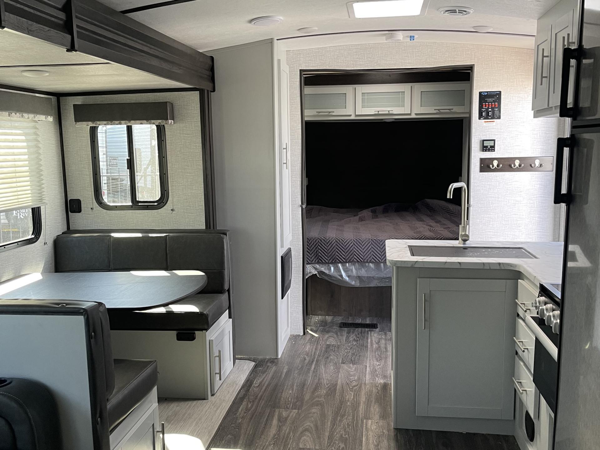 2021 KEYSTONE BULLET 290BHS