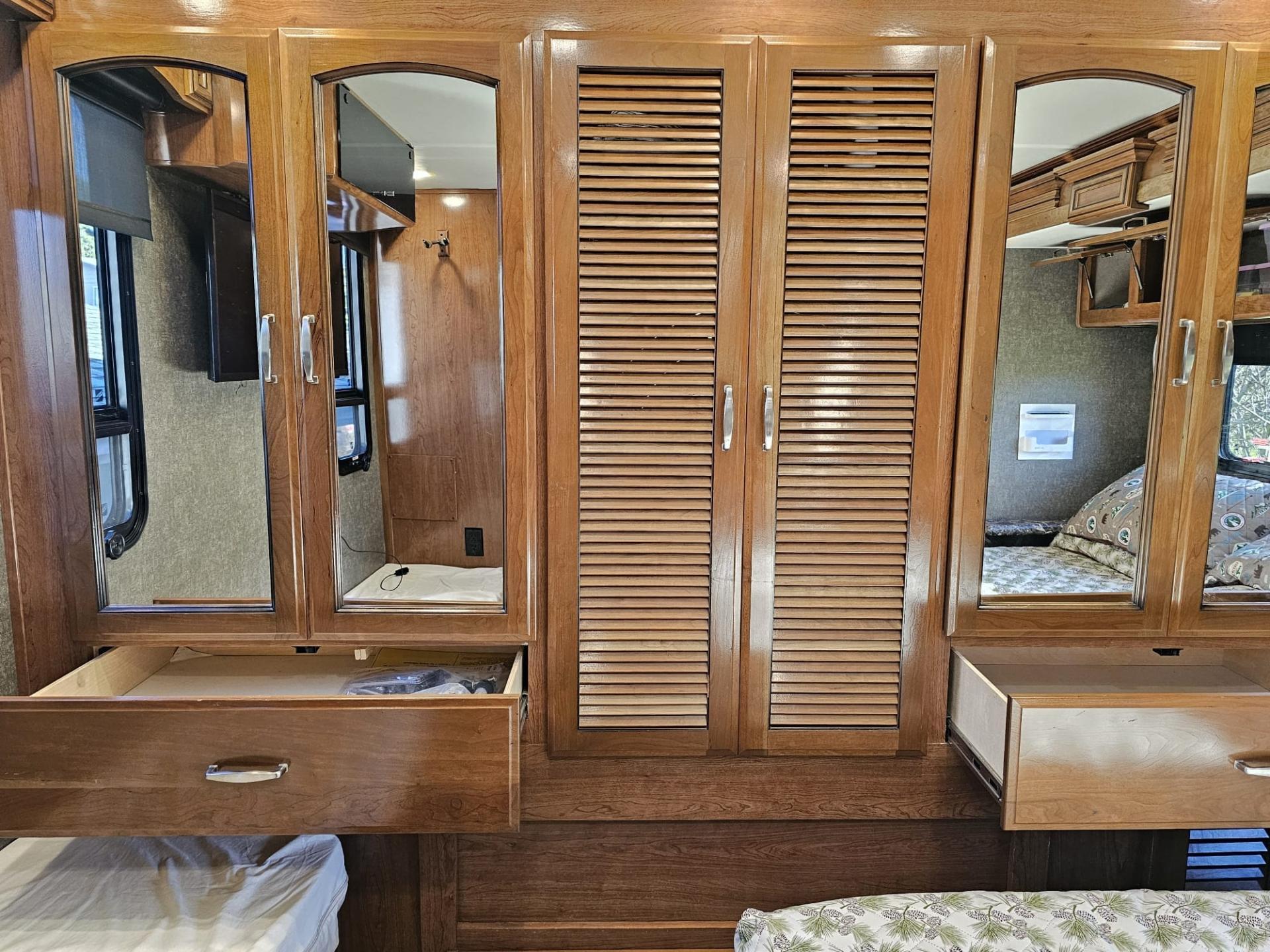 2018 HOLIDAY RAMBLER NAVIGATOR XE 35E