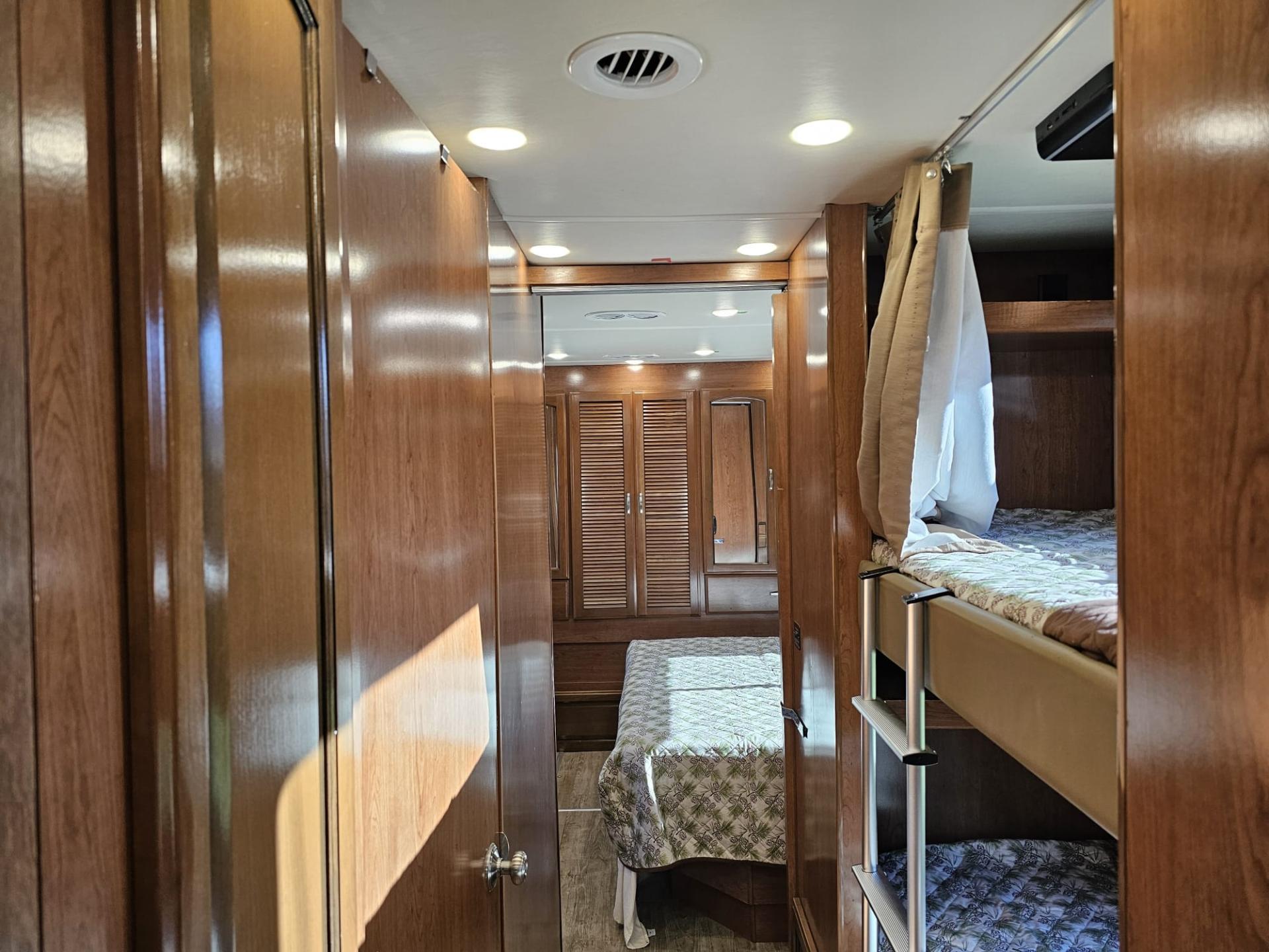 2018 HOLIDAY RAMBLER NAVIGATOR XE 35E