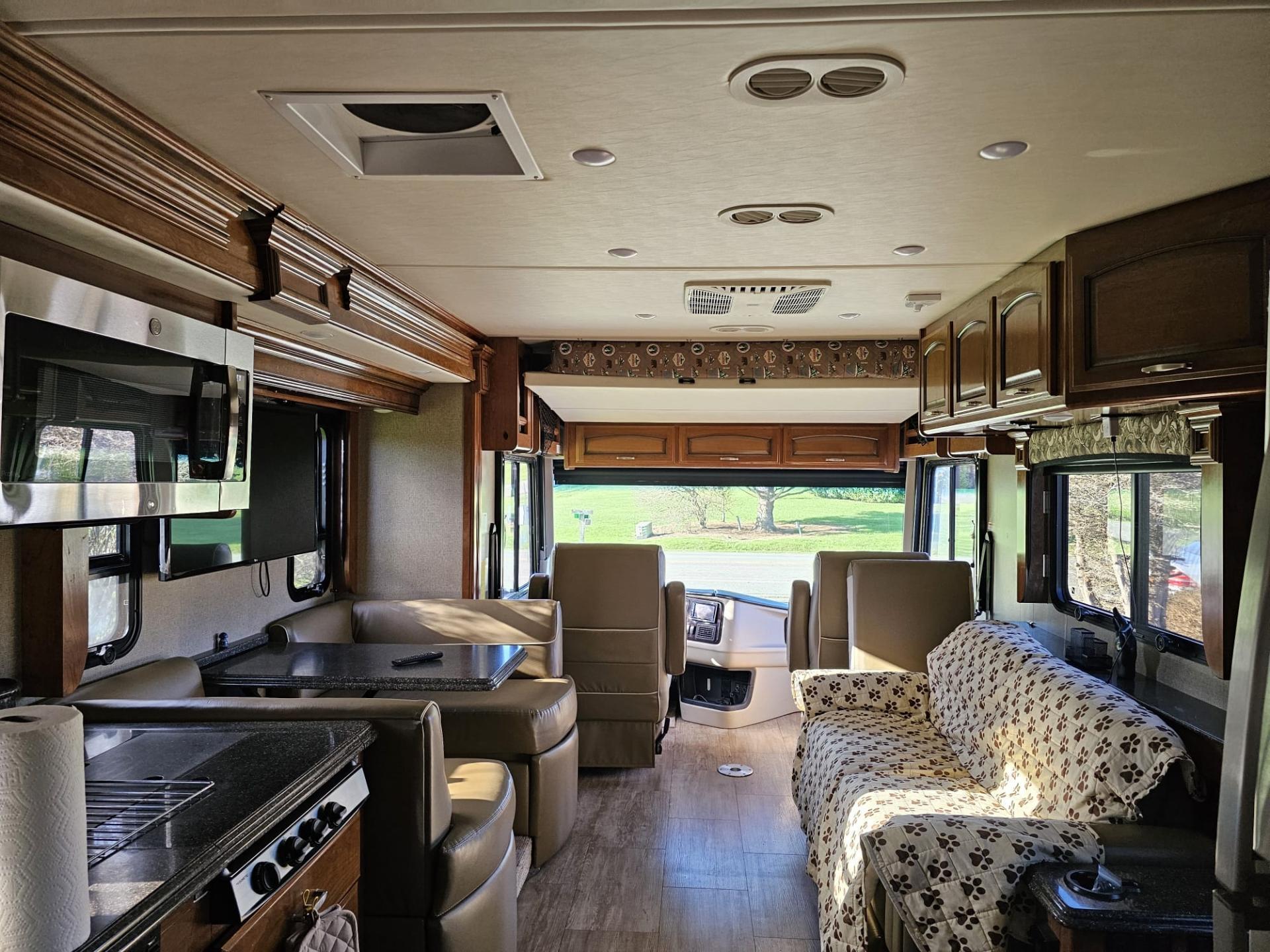 2018 HOLIDAY RAMBLER NAVIGATOR XE 35E