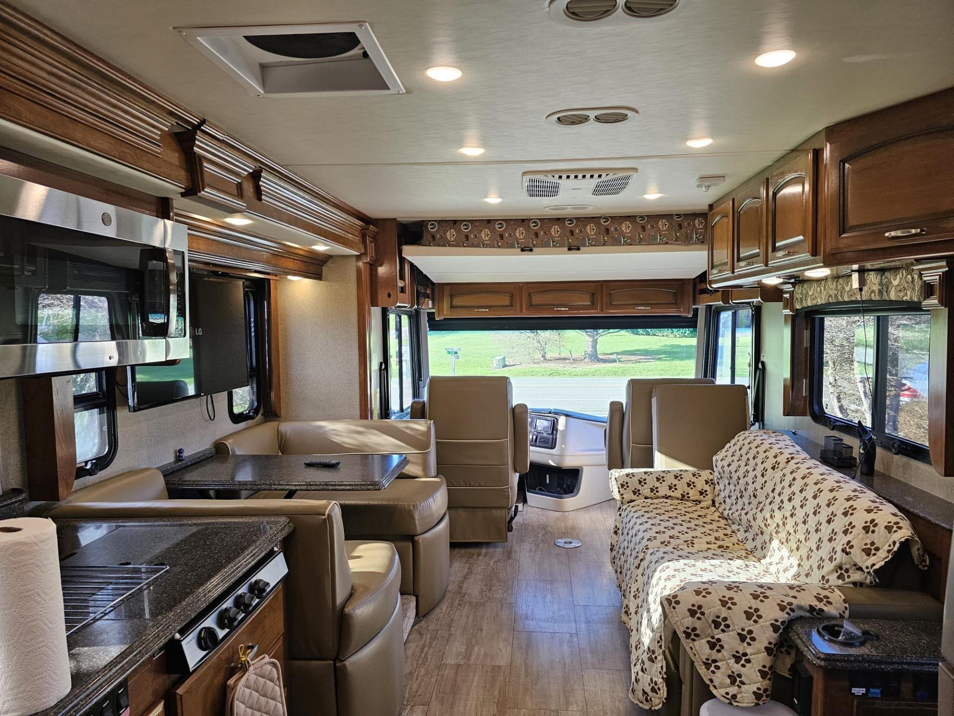 2018 HOLIDAY RAMBLER NAVIGATOR XE 35E