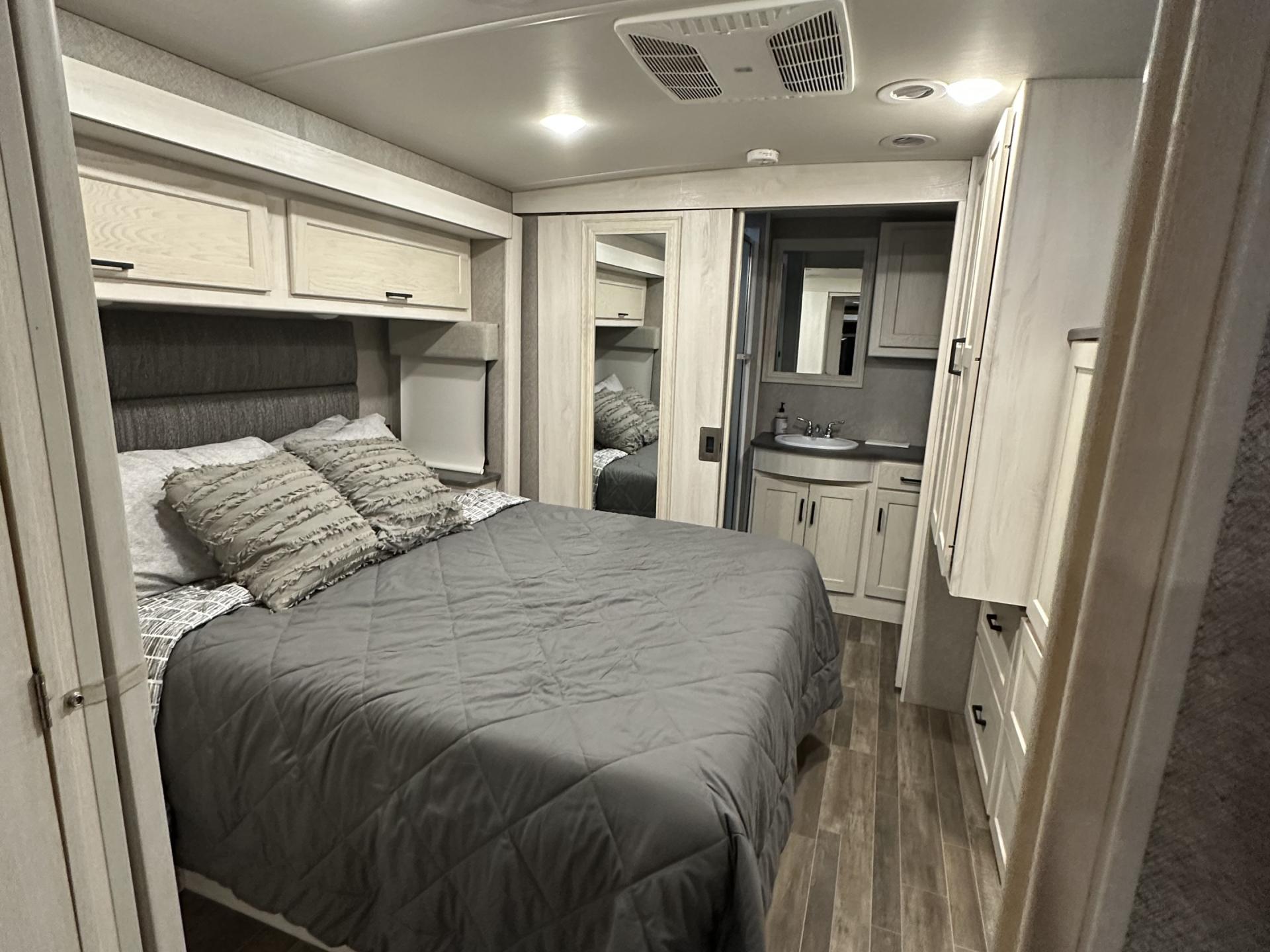 2022 WINNEBAGO ADVENTURER 35F