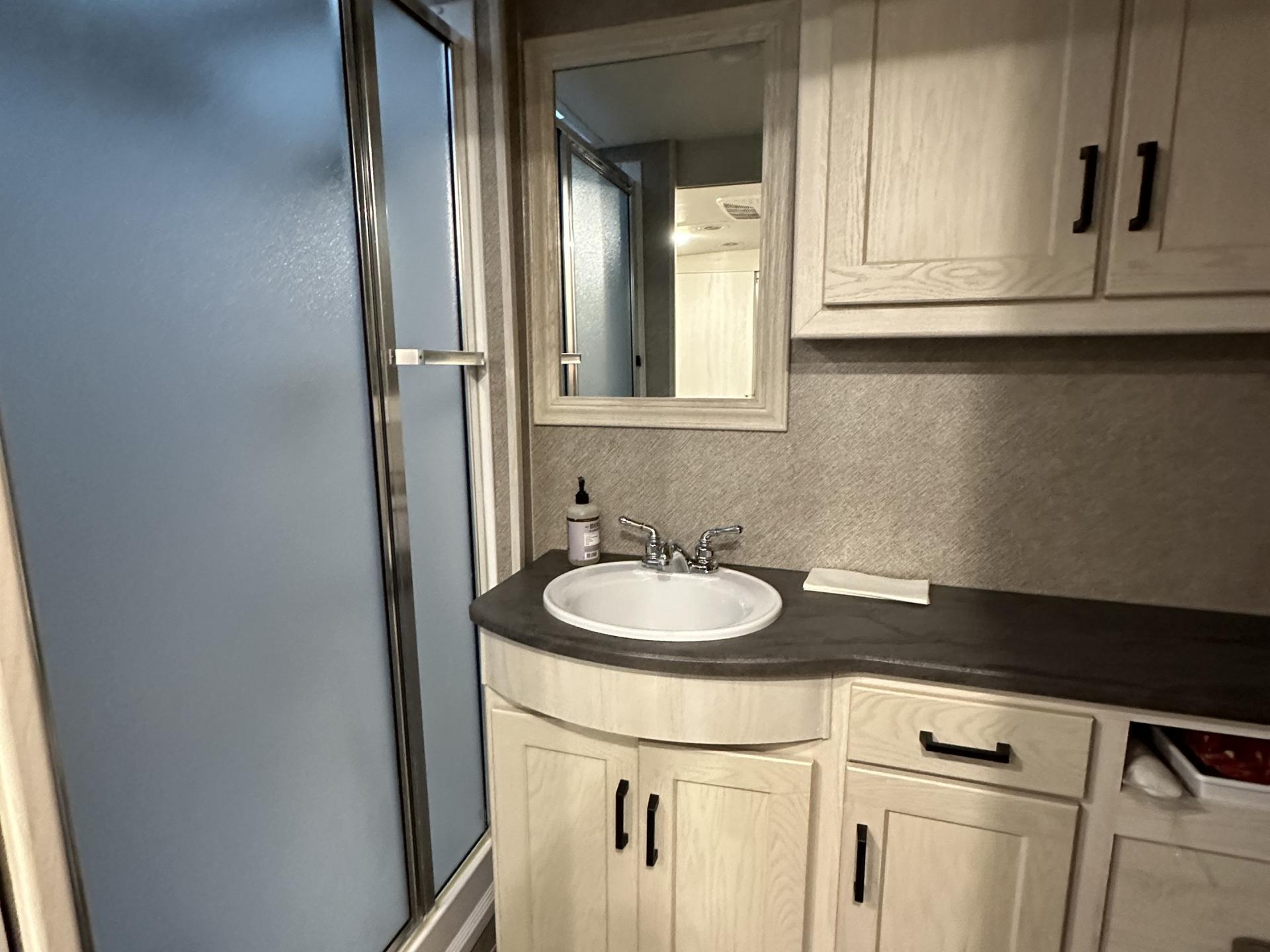 2022 WINNEBAGO ADVENTURER 35F