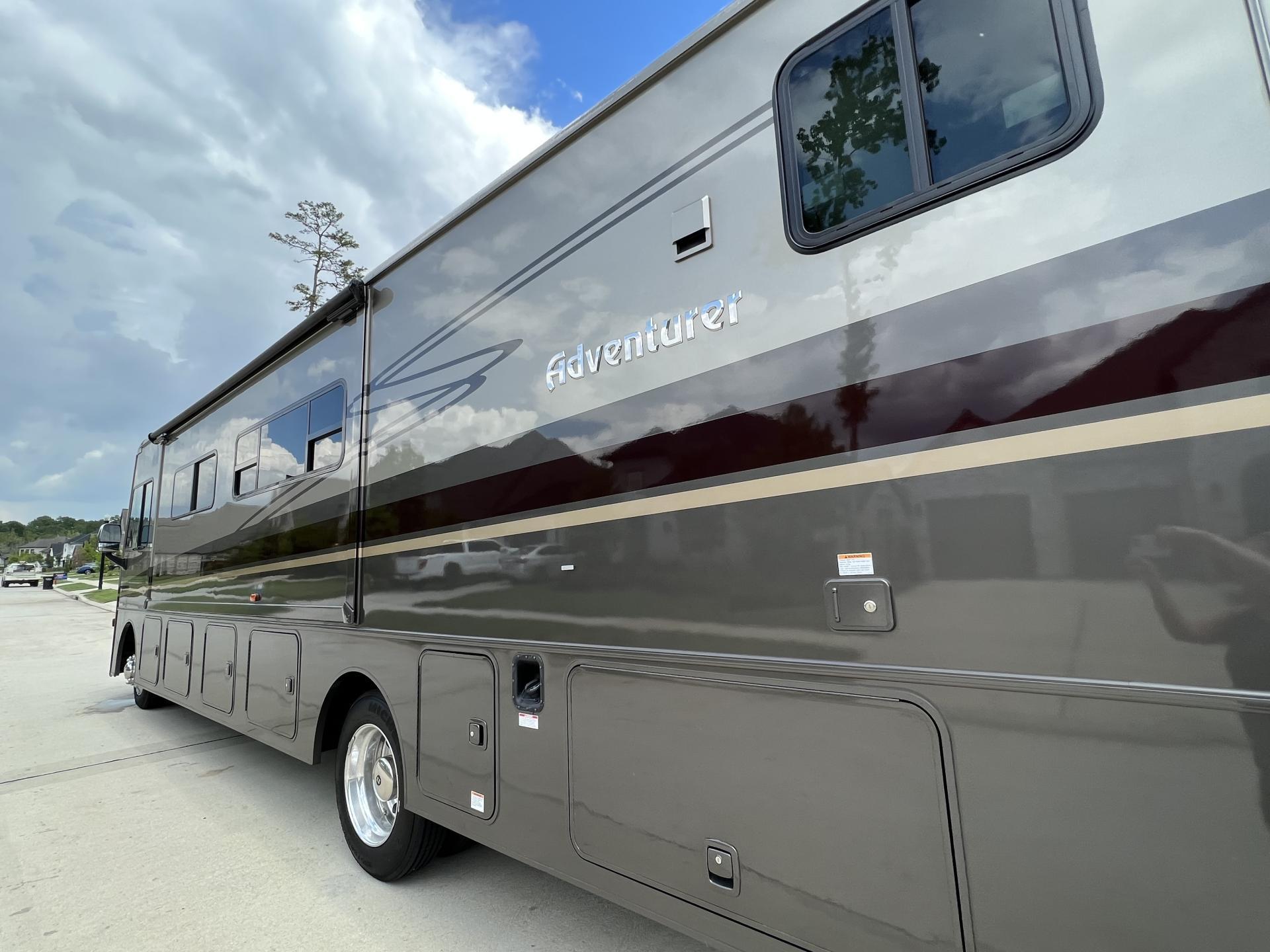 2022 WINNEBAGO ADVENTURER 35F