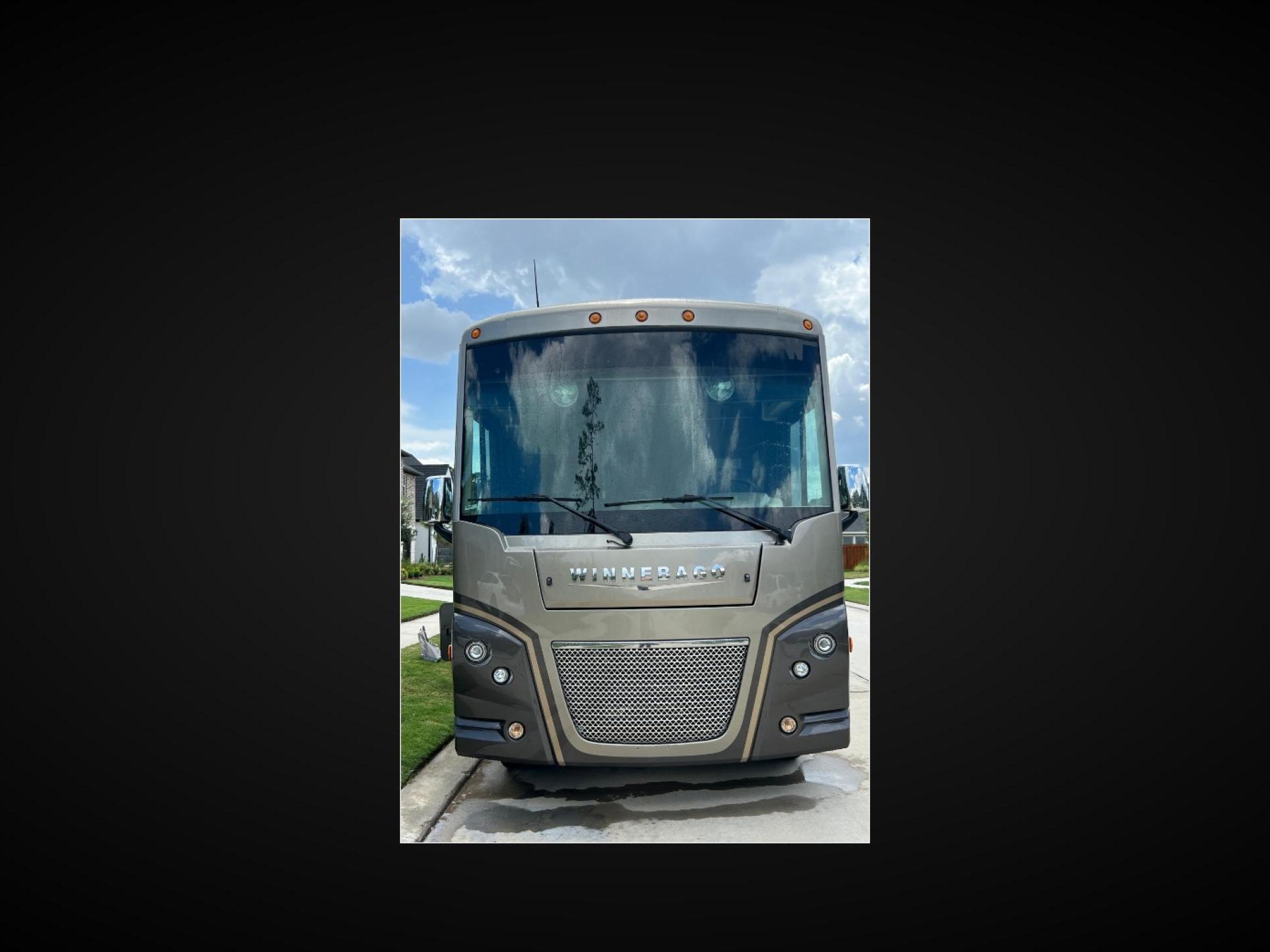 2022 WINNEBAGO ADVENTURER 35F