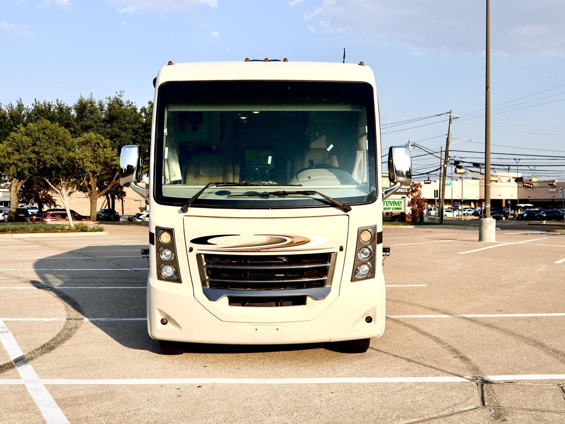 2017 THOR MOTOR COACH VEGAS 24.1