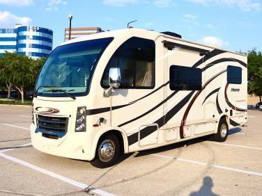 2017 THOR MOTOR COACH VEGAS 24.1