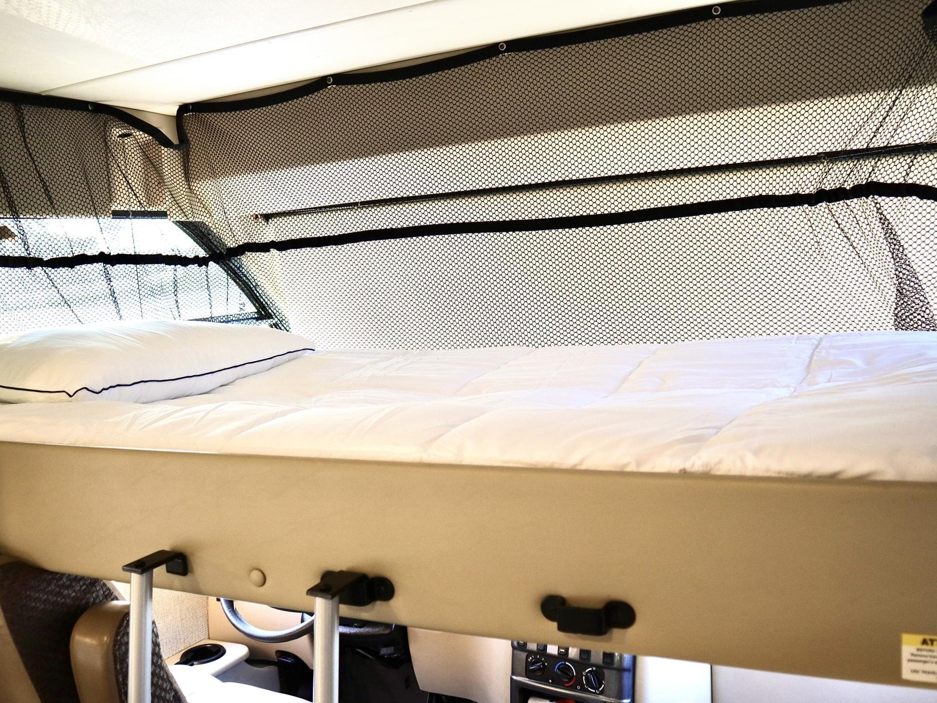 2017 THOR MOTOR COACH VEGAS 24.1