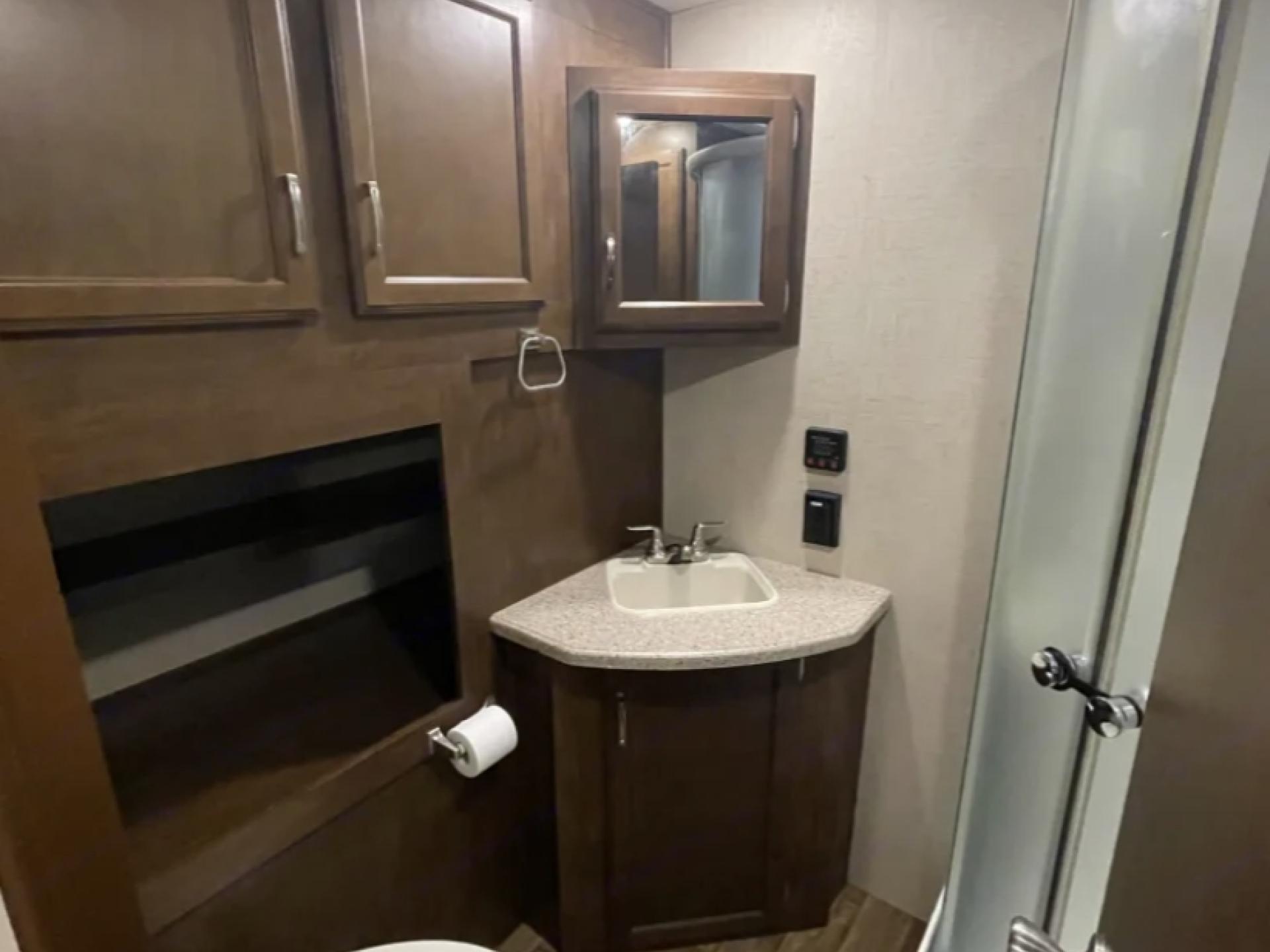 2017 VENTURE SPORTTREK ST190VTH