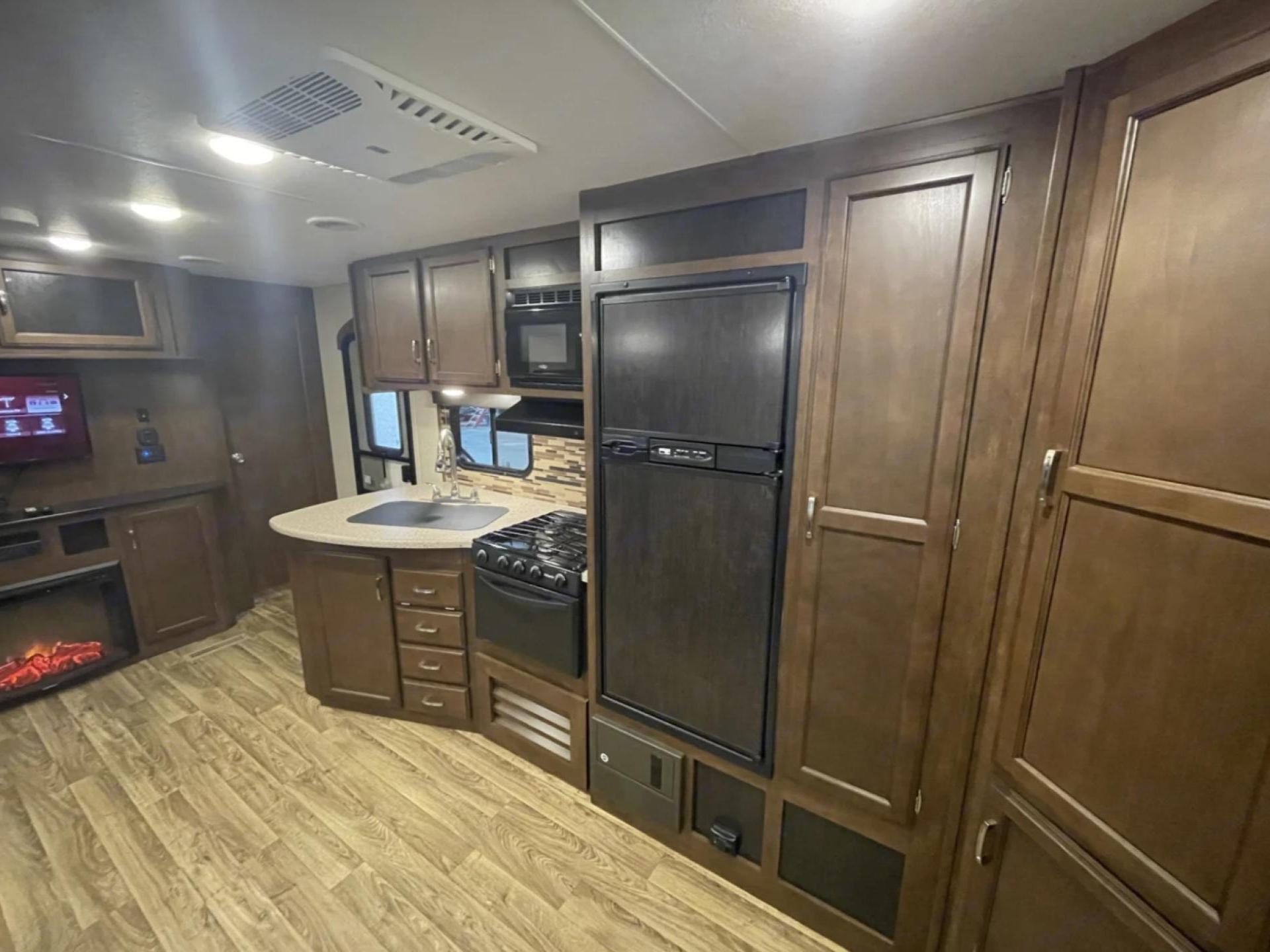 2017 VENTURE SPORTTREK ST190VTH