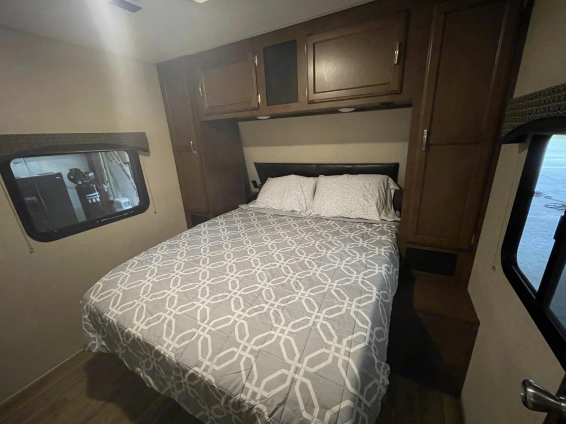 2017 VENTURE SPORTTREK ST190VTH