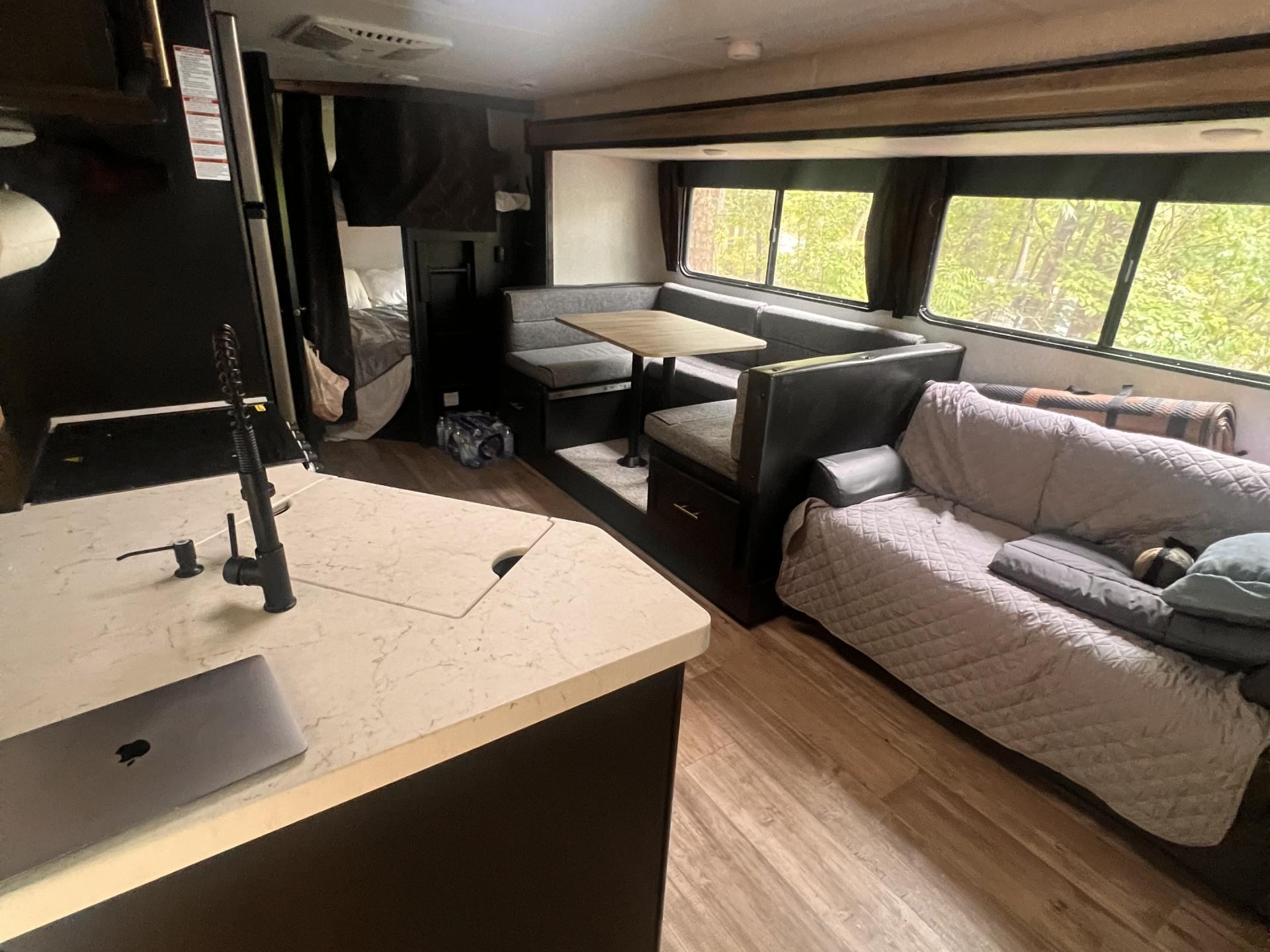 2022 FOREST RIVER Cherokee Grey Wolf 26DBH