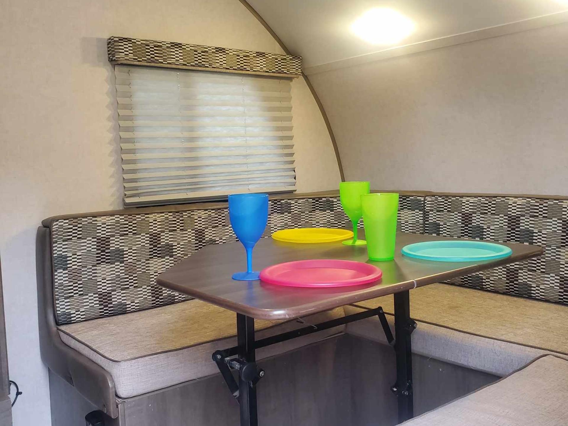 2017 FOREST RIVER R-POD HOOD RIVER 178