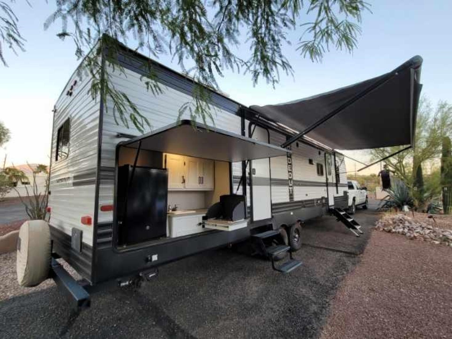 2022 KEYSTONE HIDEOUT 318BR