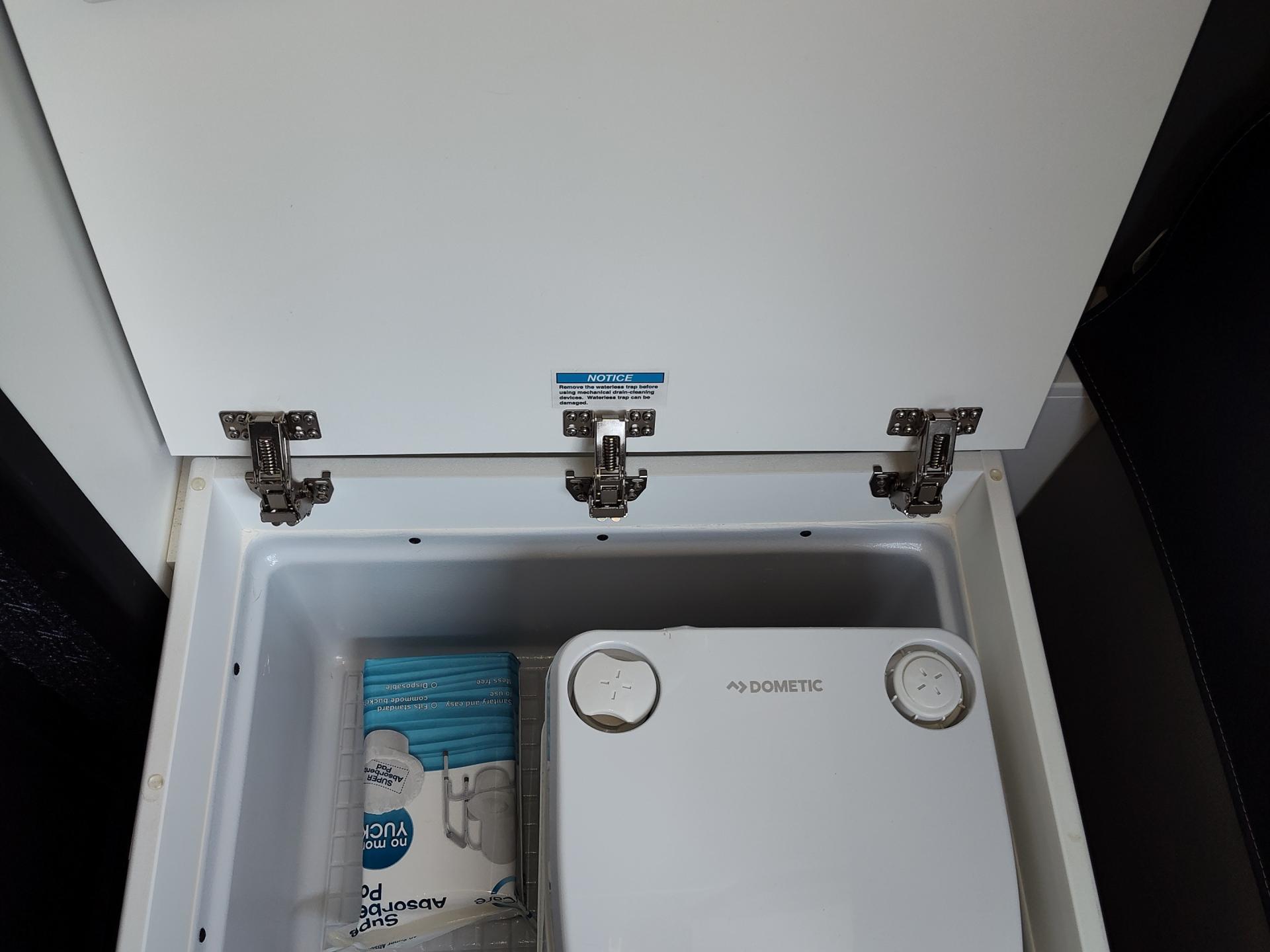 2021 STORYTELLER Overland Stealth Mode 4x4