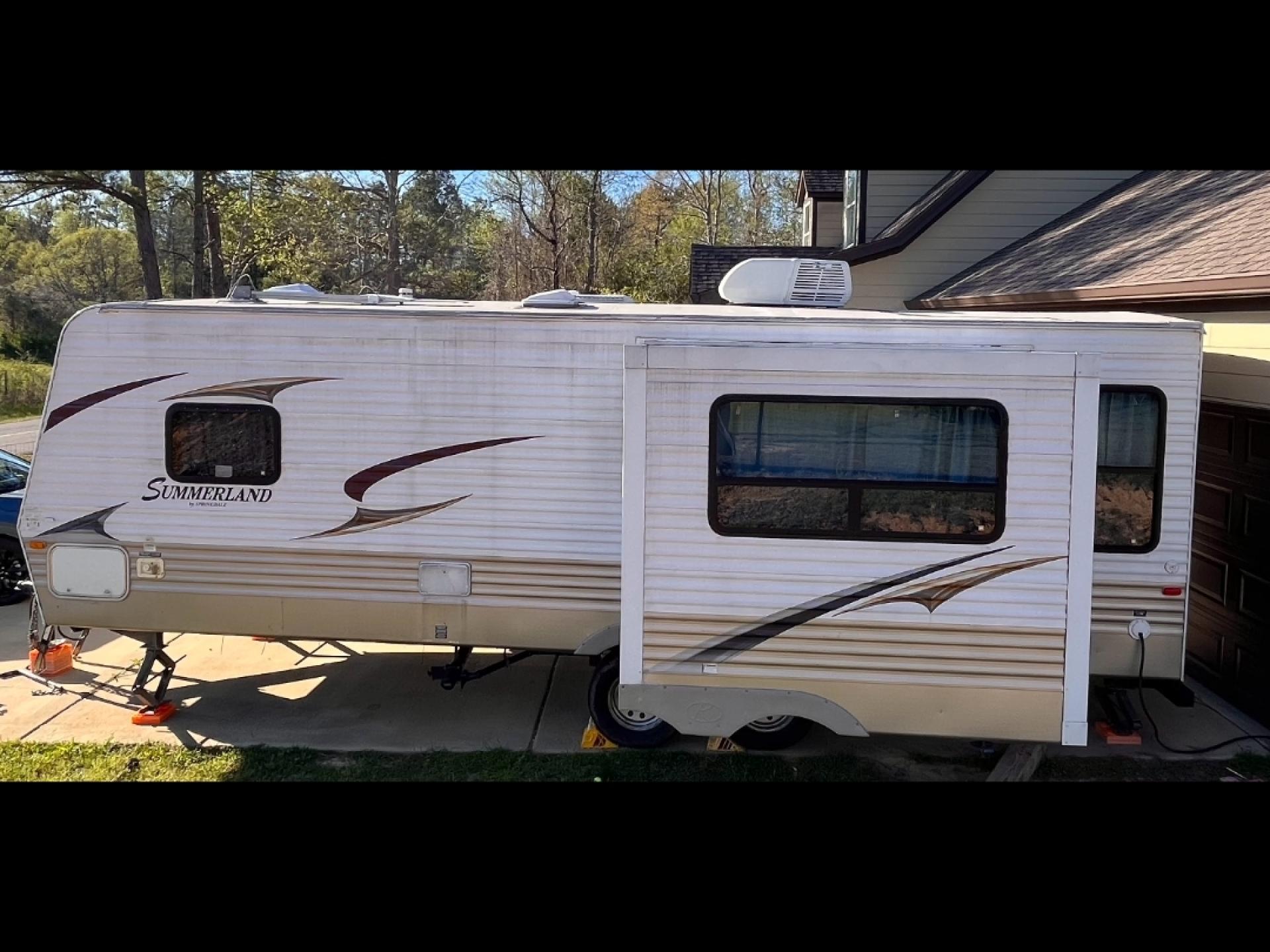 2011 KEYSTONE SUMMERLAND 2570RL