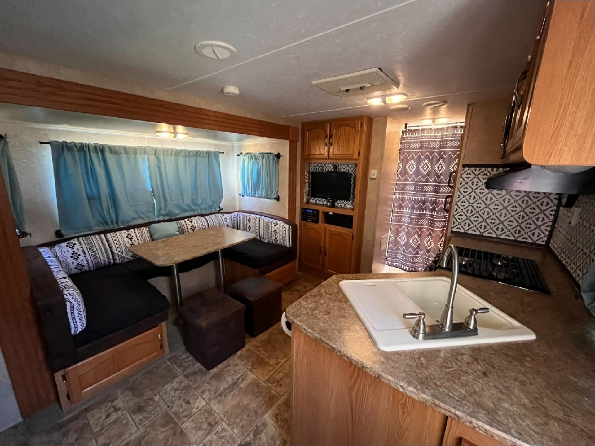 2011 KEYSTONE SUMMERLAND 2570RL