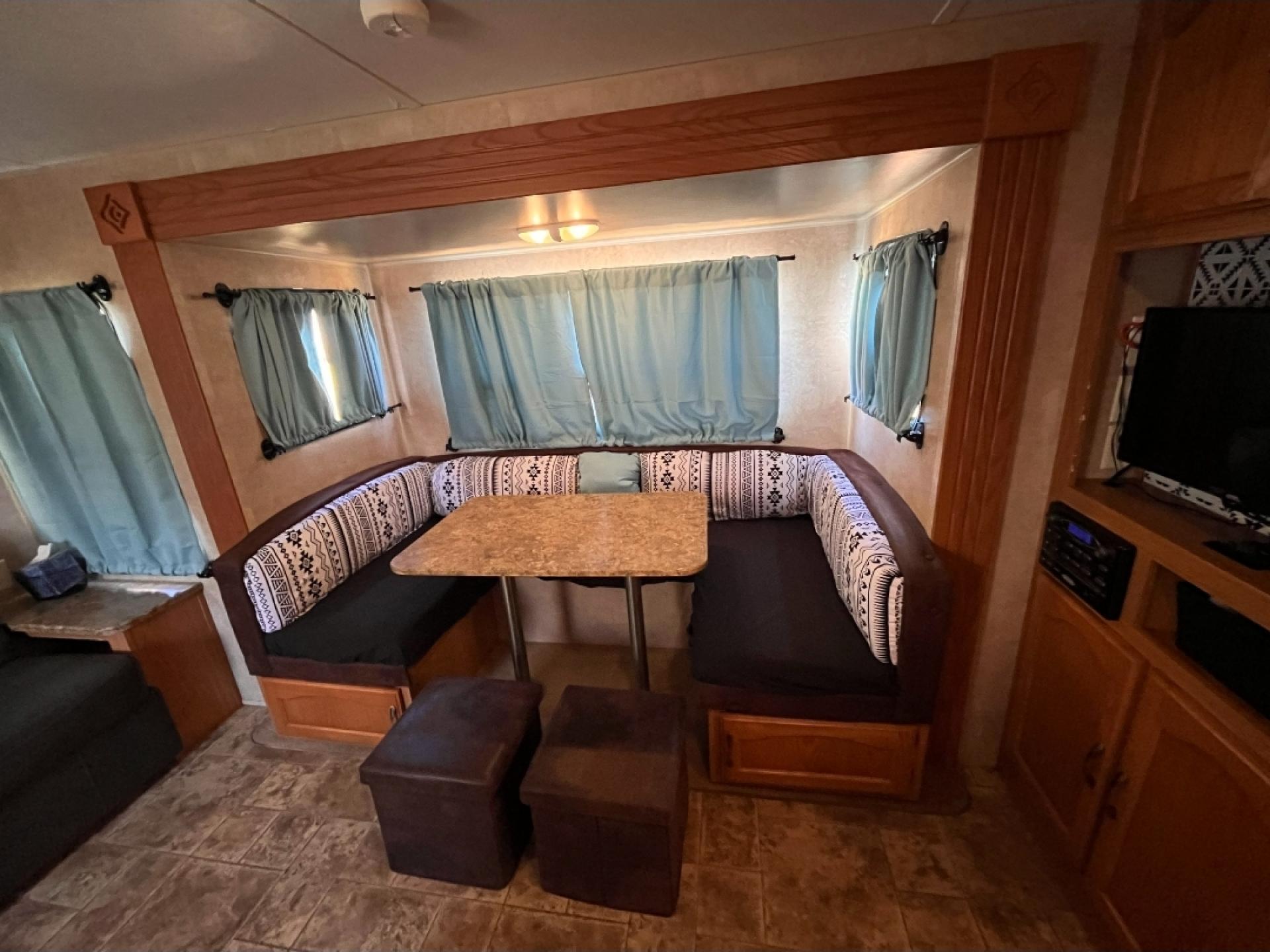 2011 KEYSTONE SUMMERLAND 2570RL