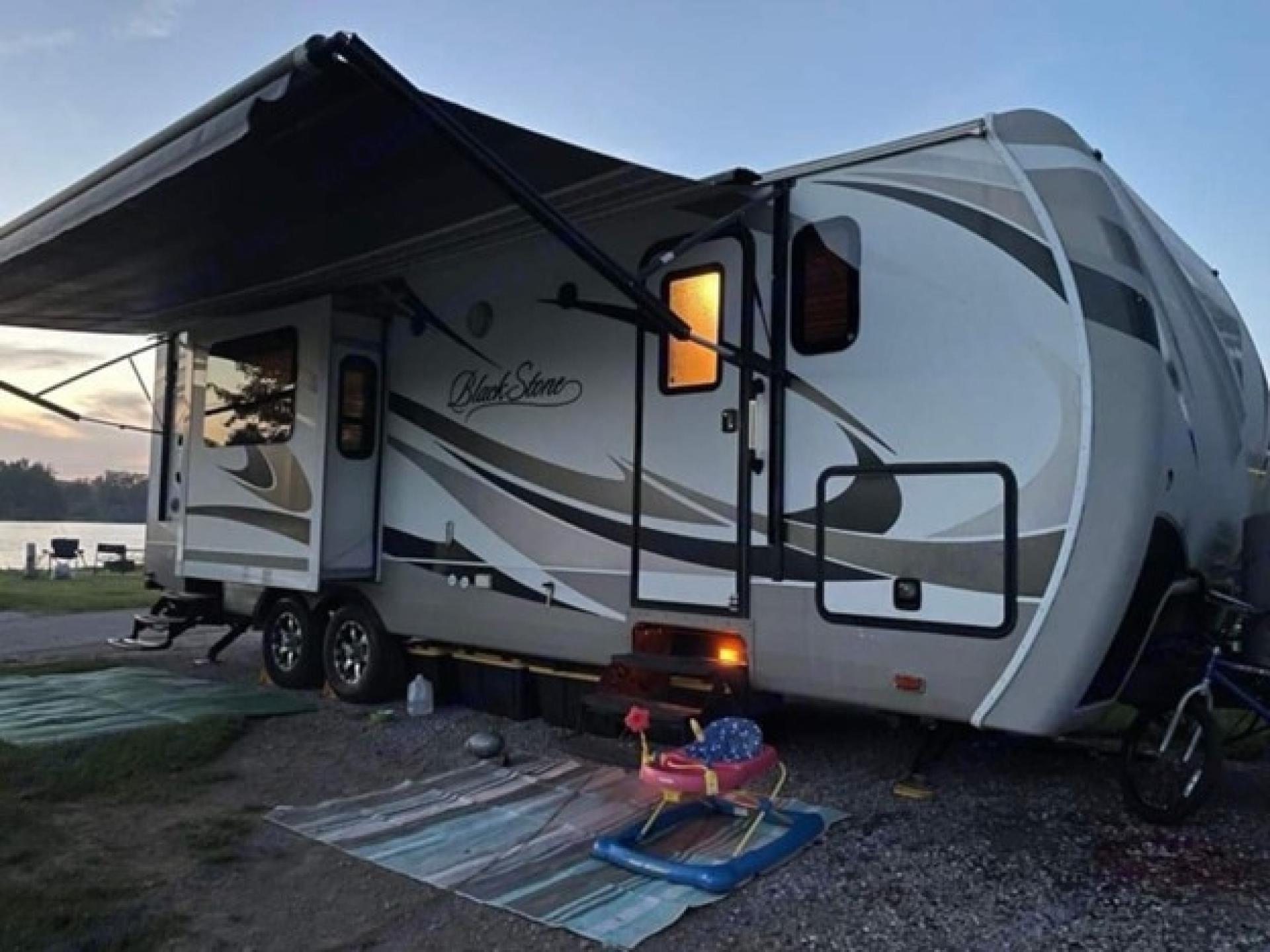 2013 OUTDOORS RV BLACK STONE 240RKSB