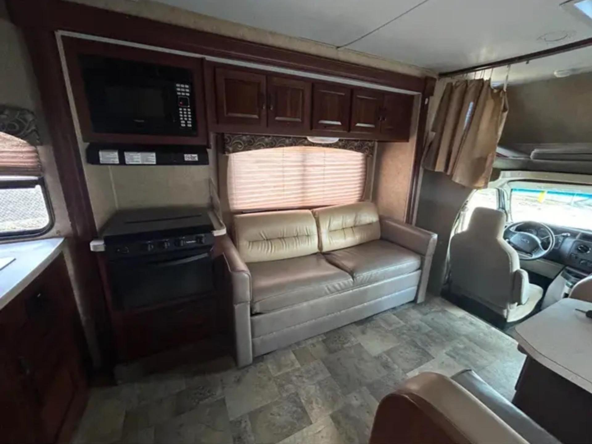 2013 FOREST RIVER SUNSEEKER 2250SC