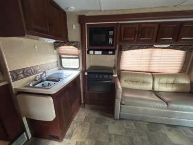 2013 FOREST RIVER SUNSEEKER 2250SC