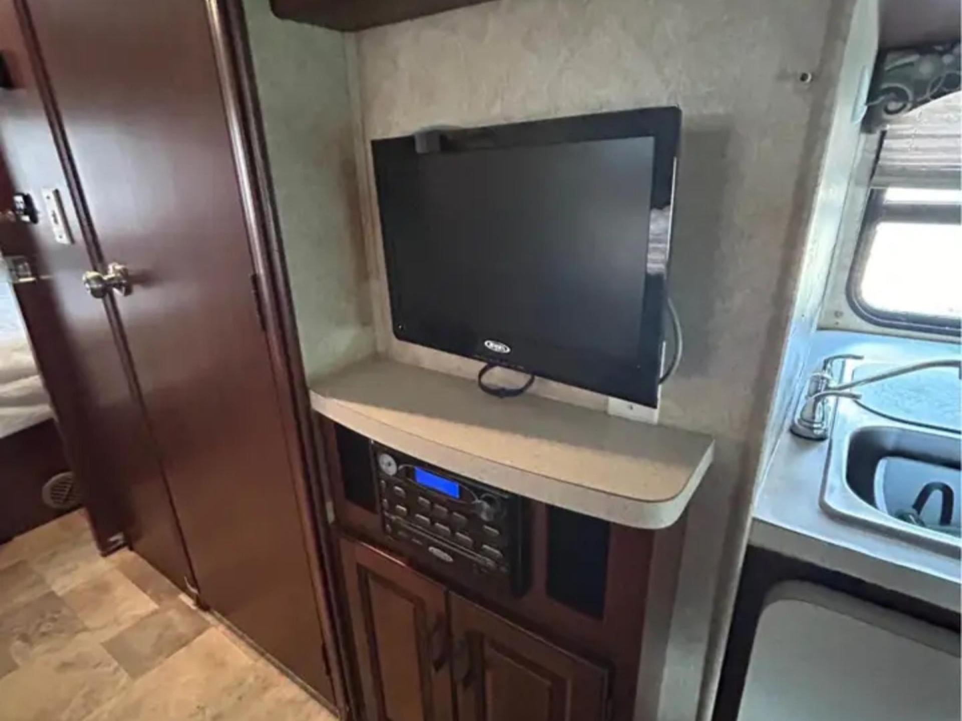 2013 FOREST RIVER SUNSEEKER 2250SC