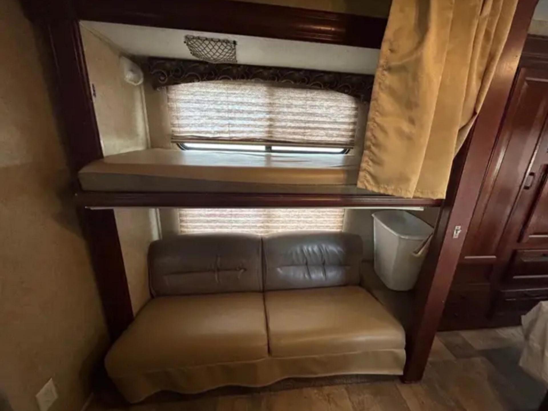 2013 FOREST RIVER SUNSEEKER 2250SC