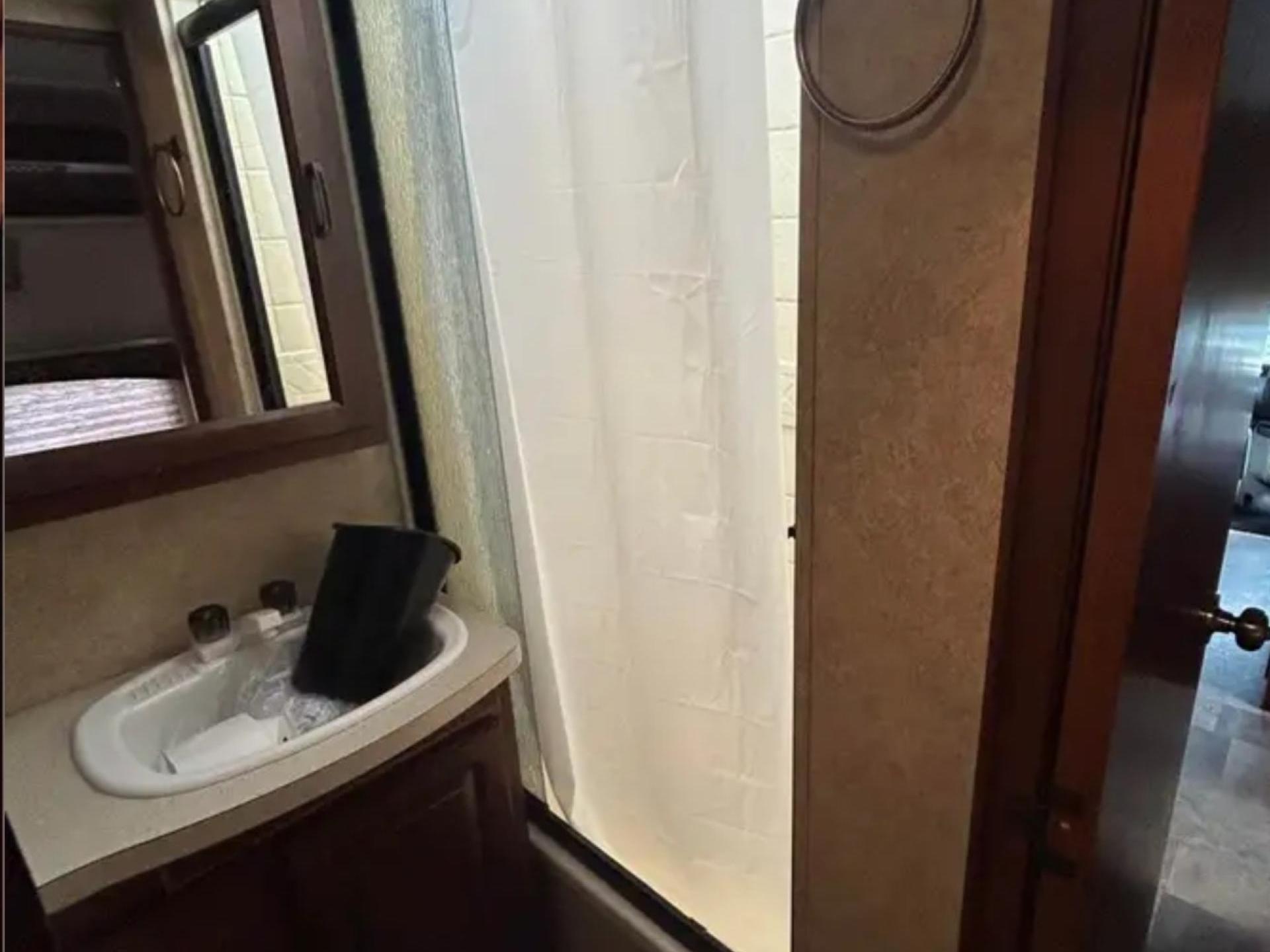 2013 FOREST RIVER SUNSEEKER 2250SC