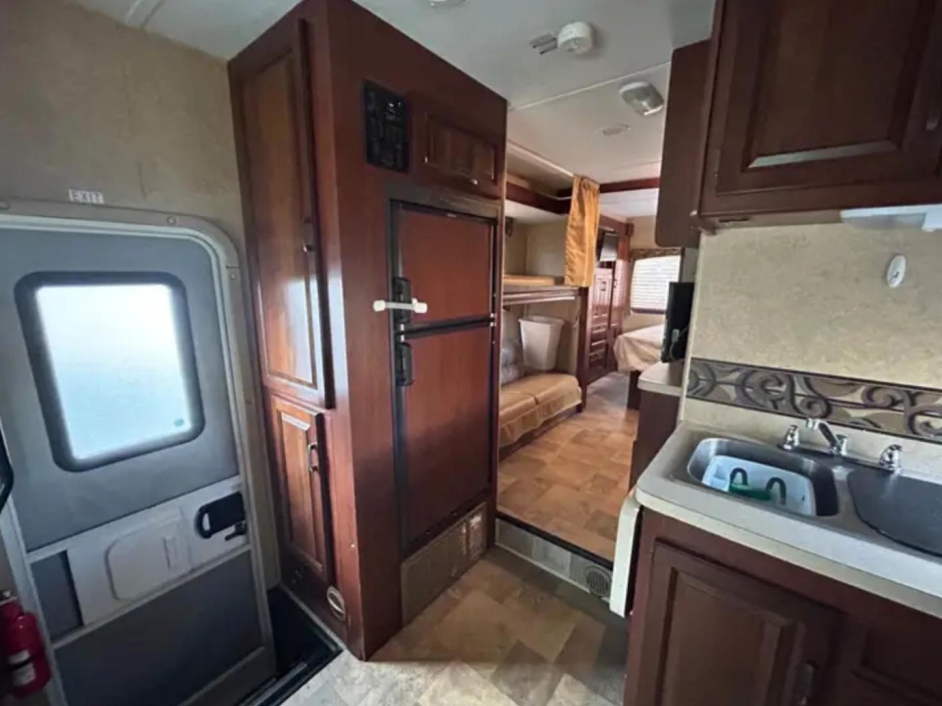2013 FOREST RIVER SUNSEEKER 2250SC