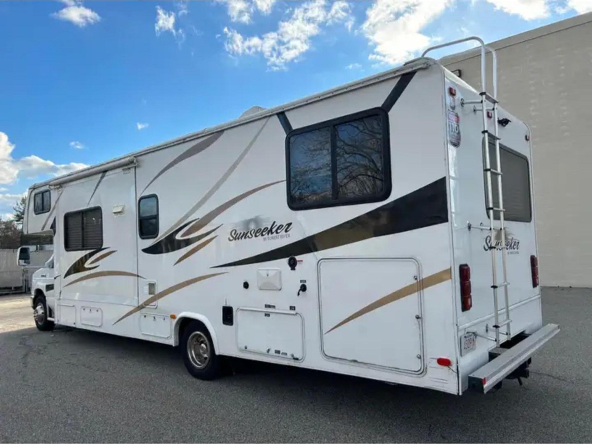 2013 FOREST RIVER SUNSEEKER 2250SC