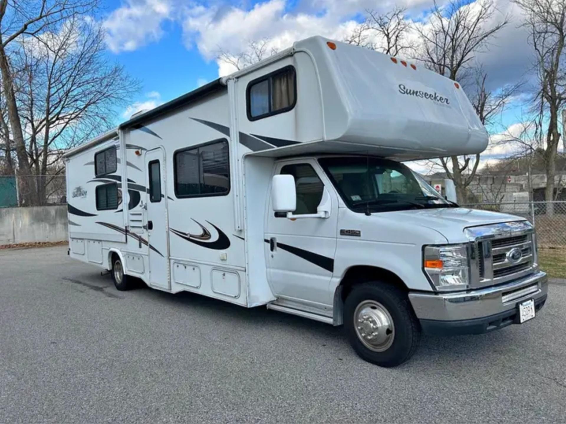 2013 FOREST RIVER SUNSEEKER 2250SC