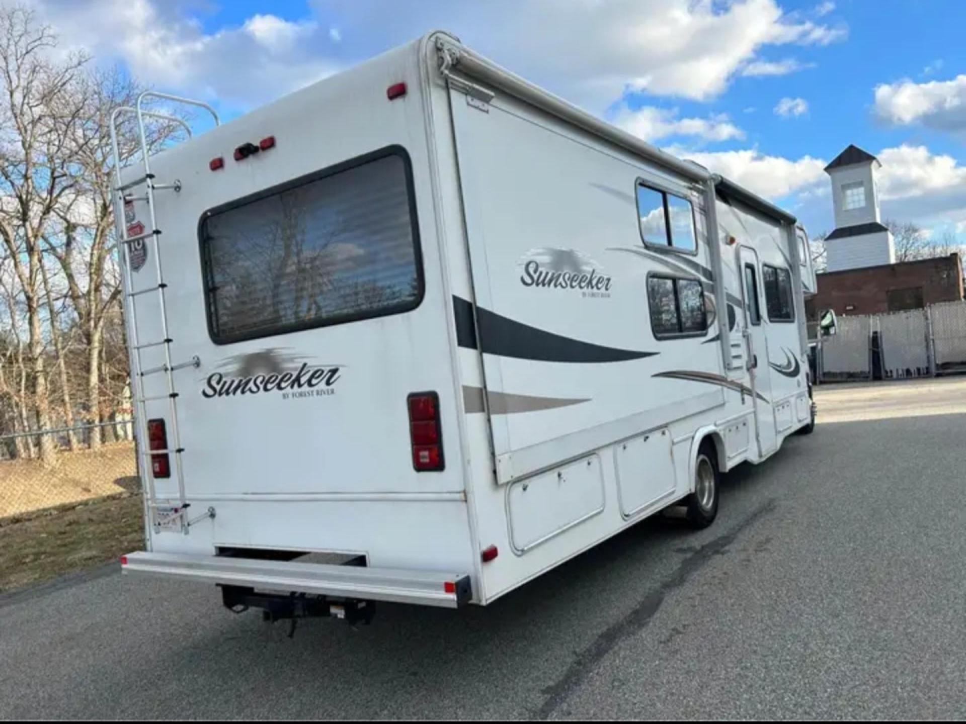 2013 FOREST RIVER SUNSEEKER 2250SC