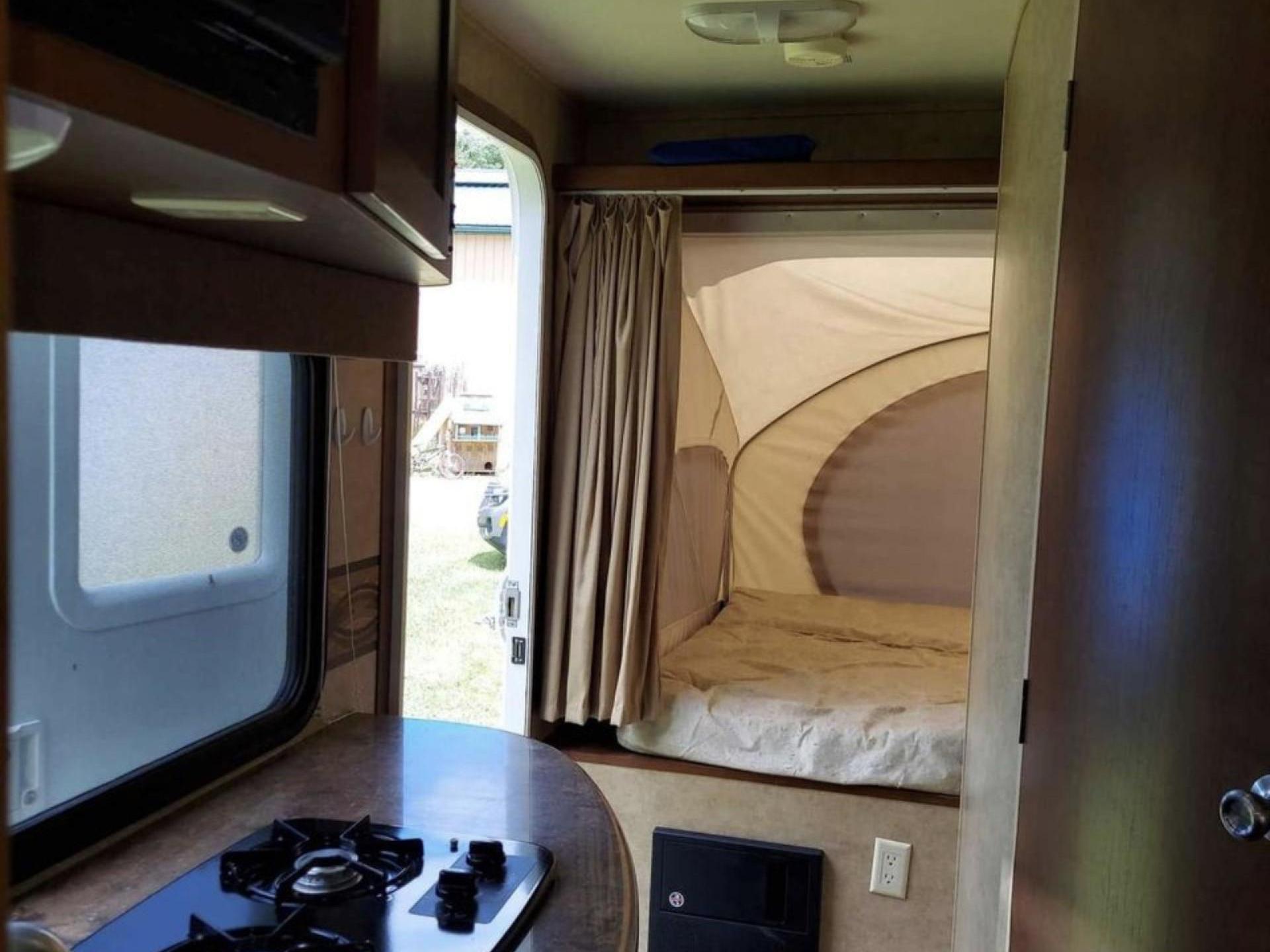 2012 DUTCHMEN KODIAK 161E