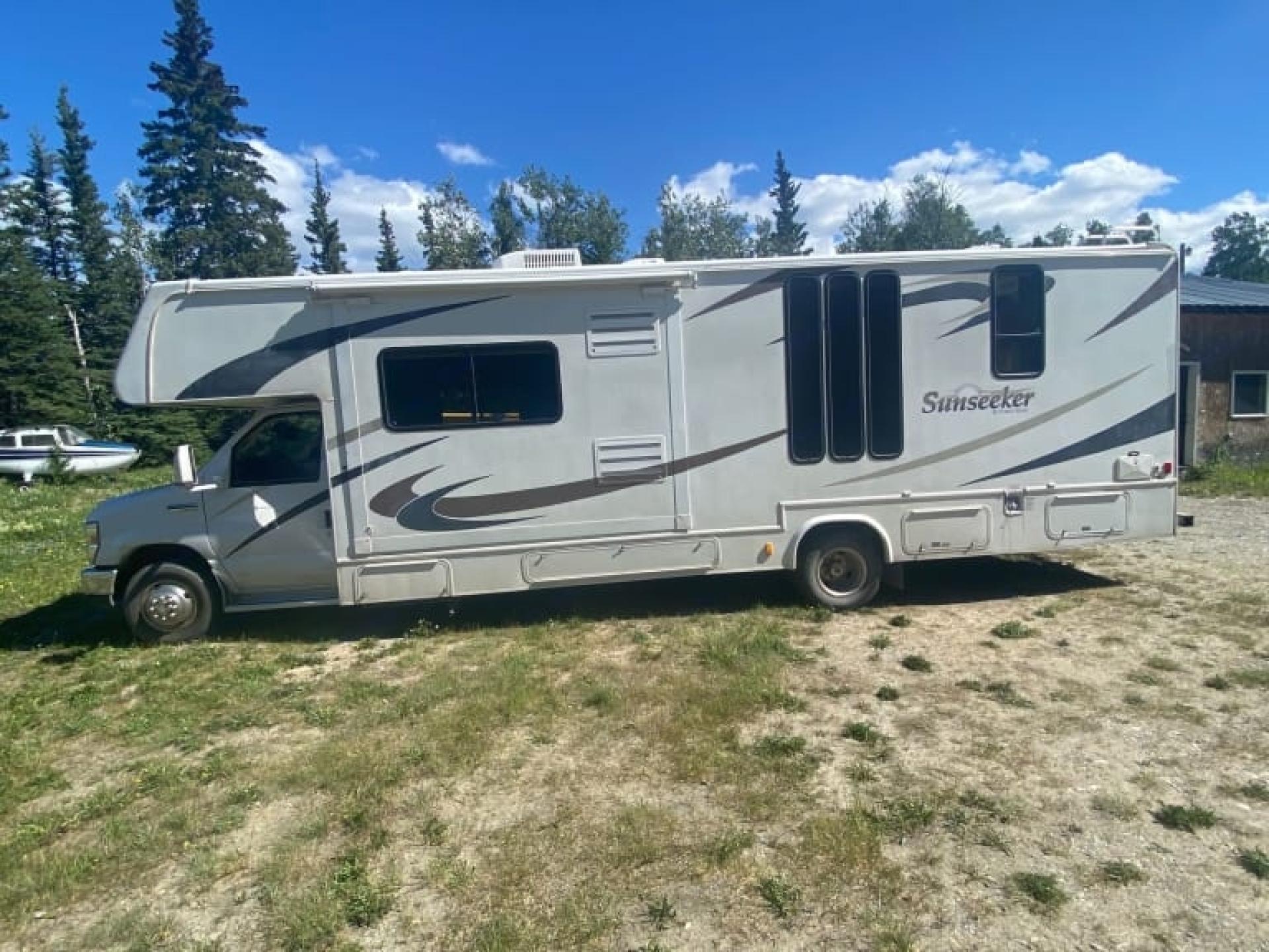 2010 FOREST RIVER SUNSEEKER 3120DS