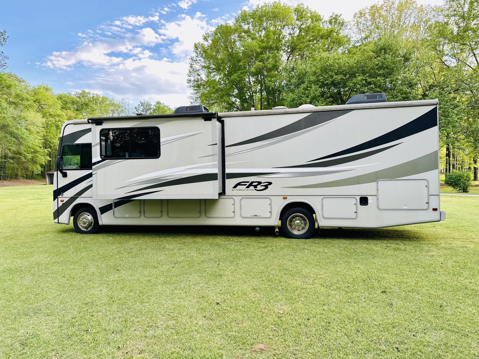 2016 FOREST RIVER FR3 32DS