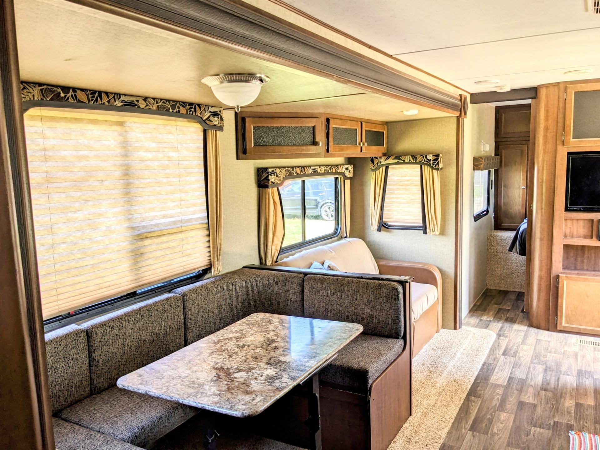 2016 KEYSTONE HIDEOUT 31RBDS