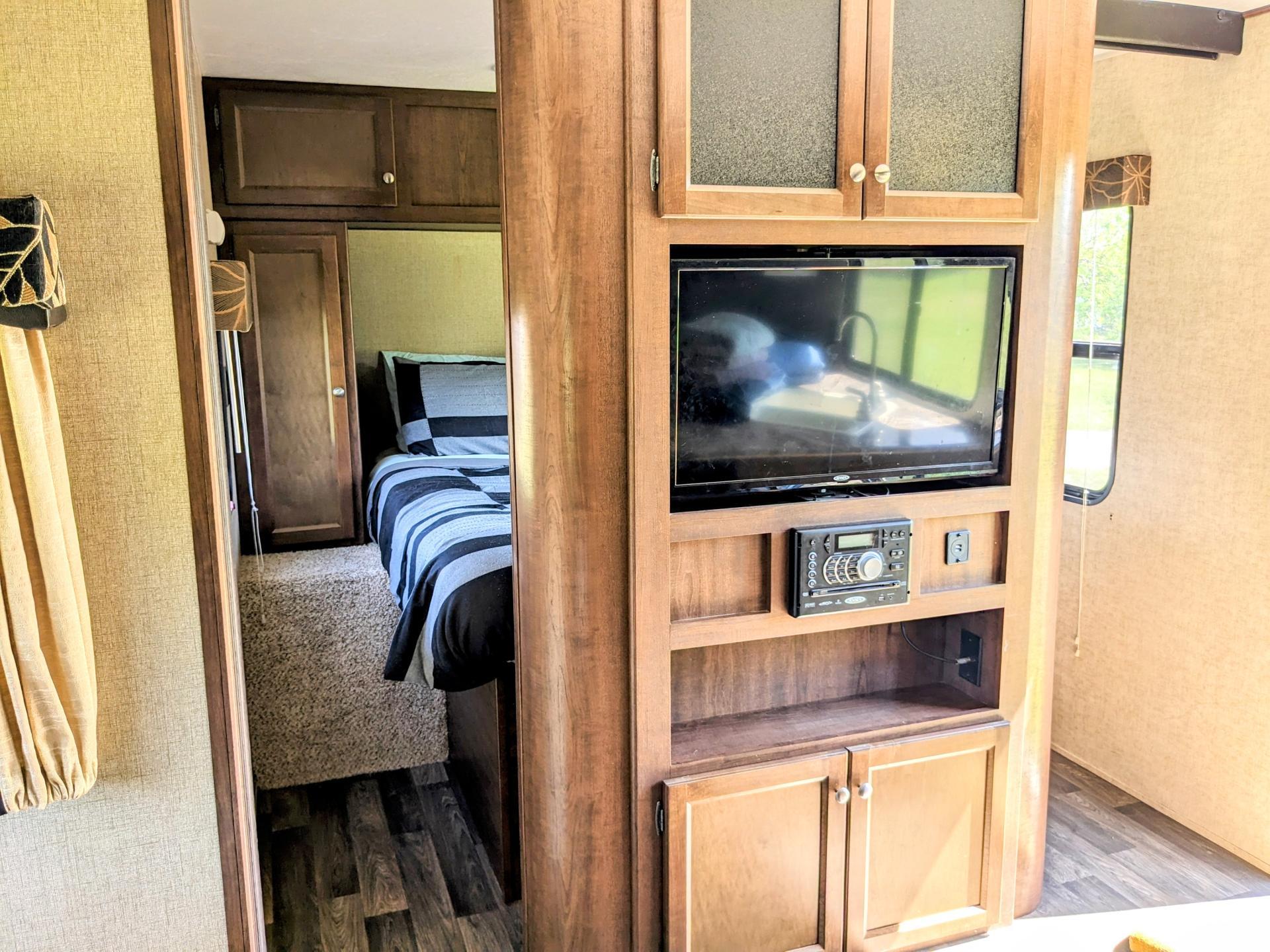 2016 KEYSTONE HIDEOUT 31RBDS