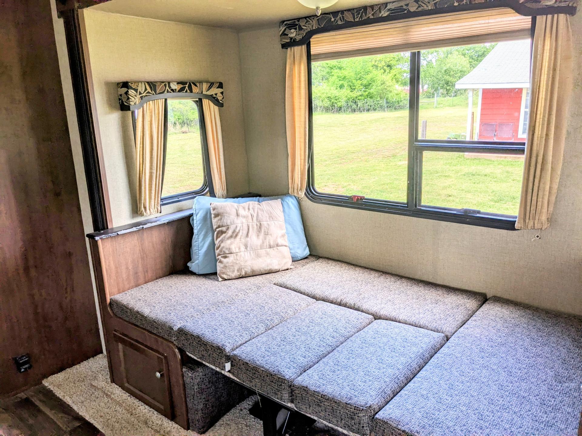 2016 KEYSTONE HIDEOUT 31RBDS