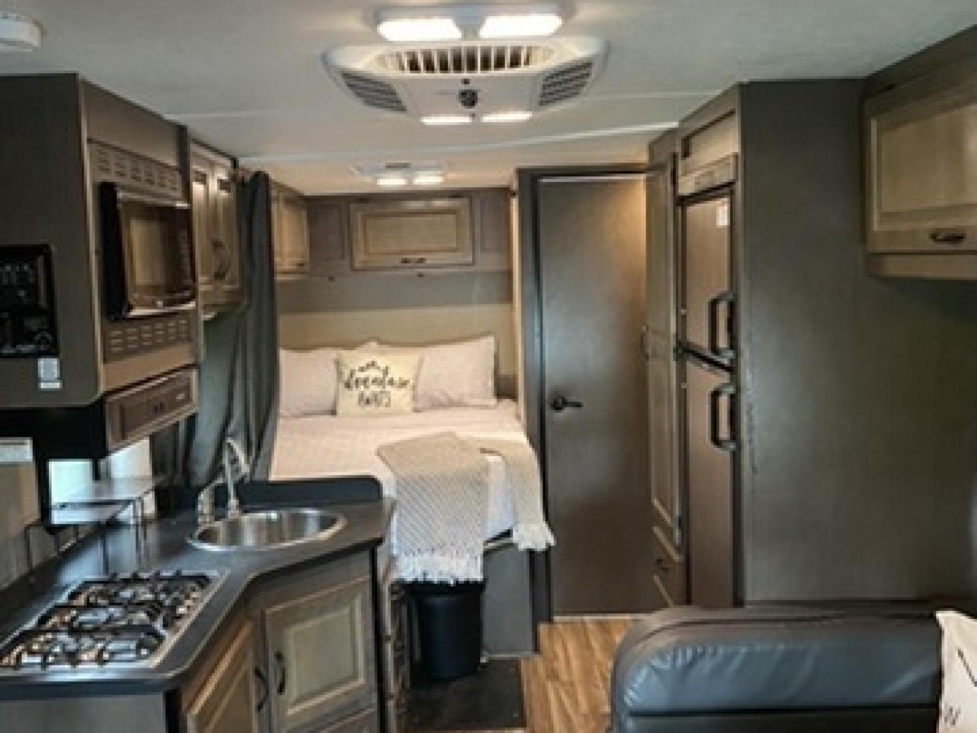 2019 Thor Majestic 23A