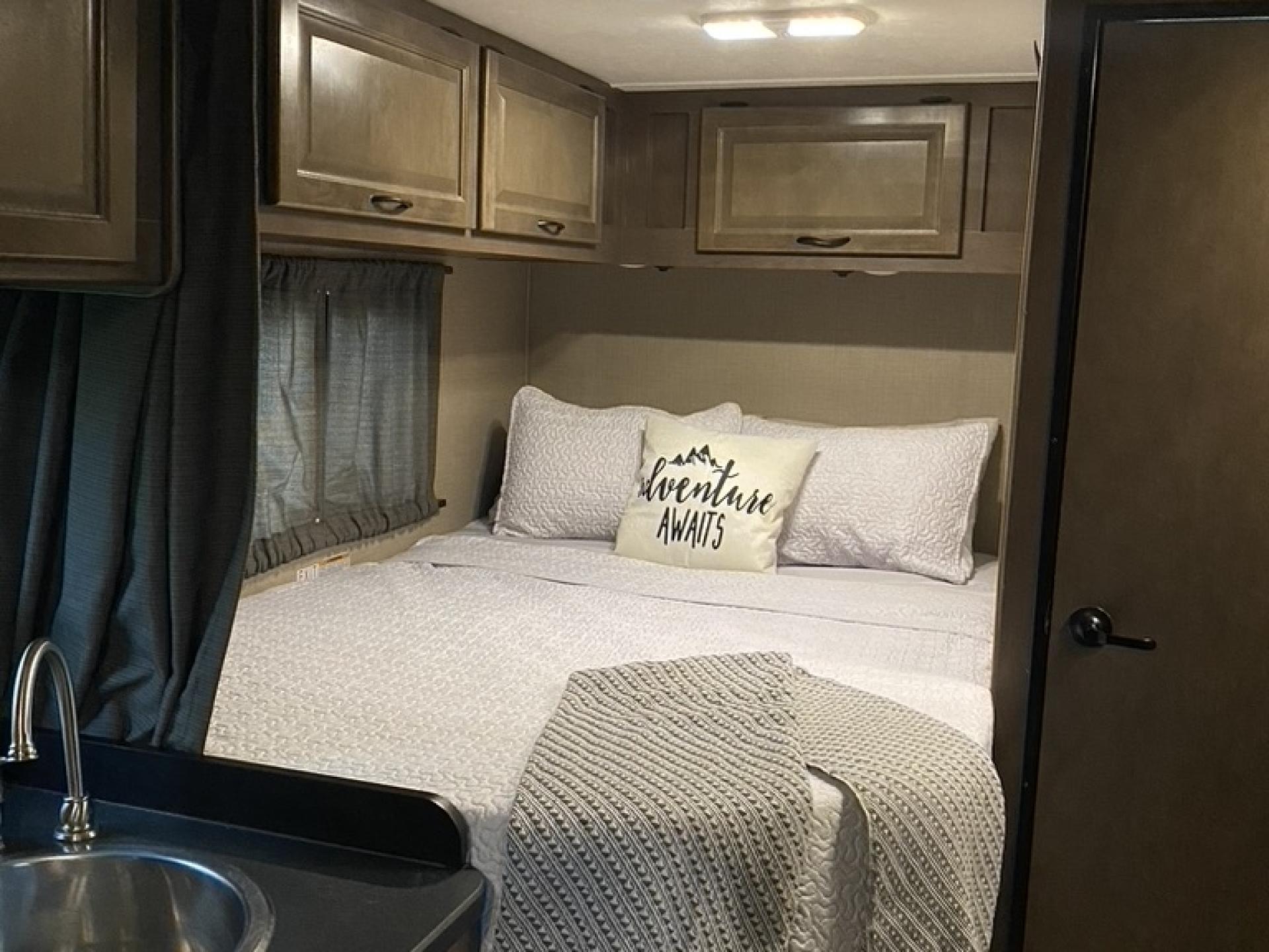 2019 Thor Majestic 23A
