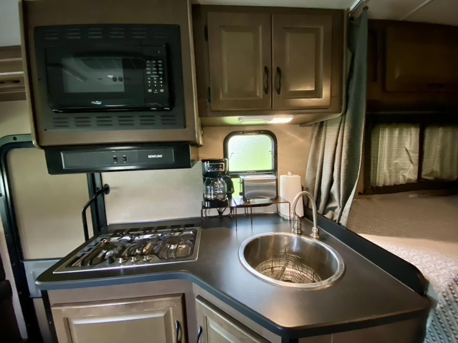 2019 Thor Majestic 23A